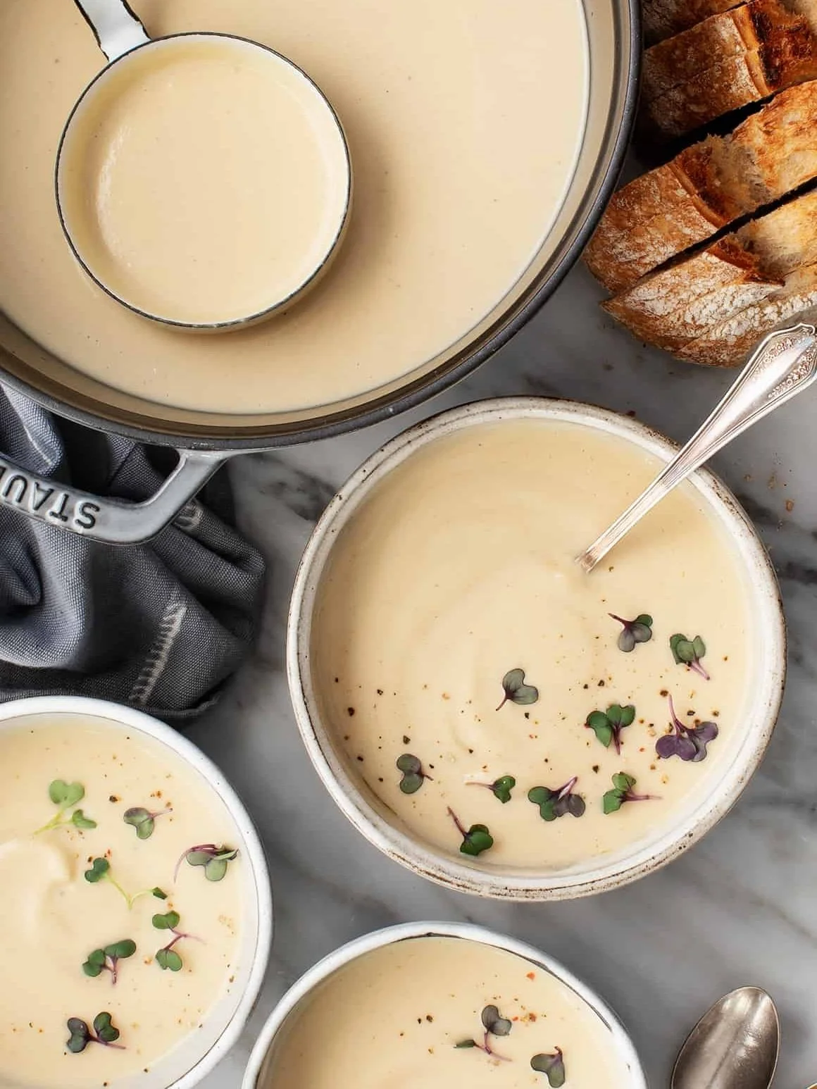 We are loving this skin-loving, body-warming, soul-soothing cauliflower soup by @loveandlemons 🥣✨ Cauliflower is rich in vitamin C to support collagen production and glowing skin, antioxidants that help fight inflammation, and fiber to support gut h