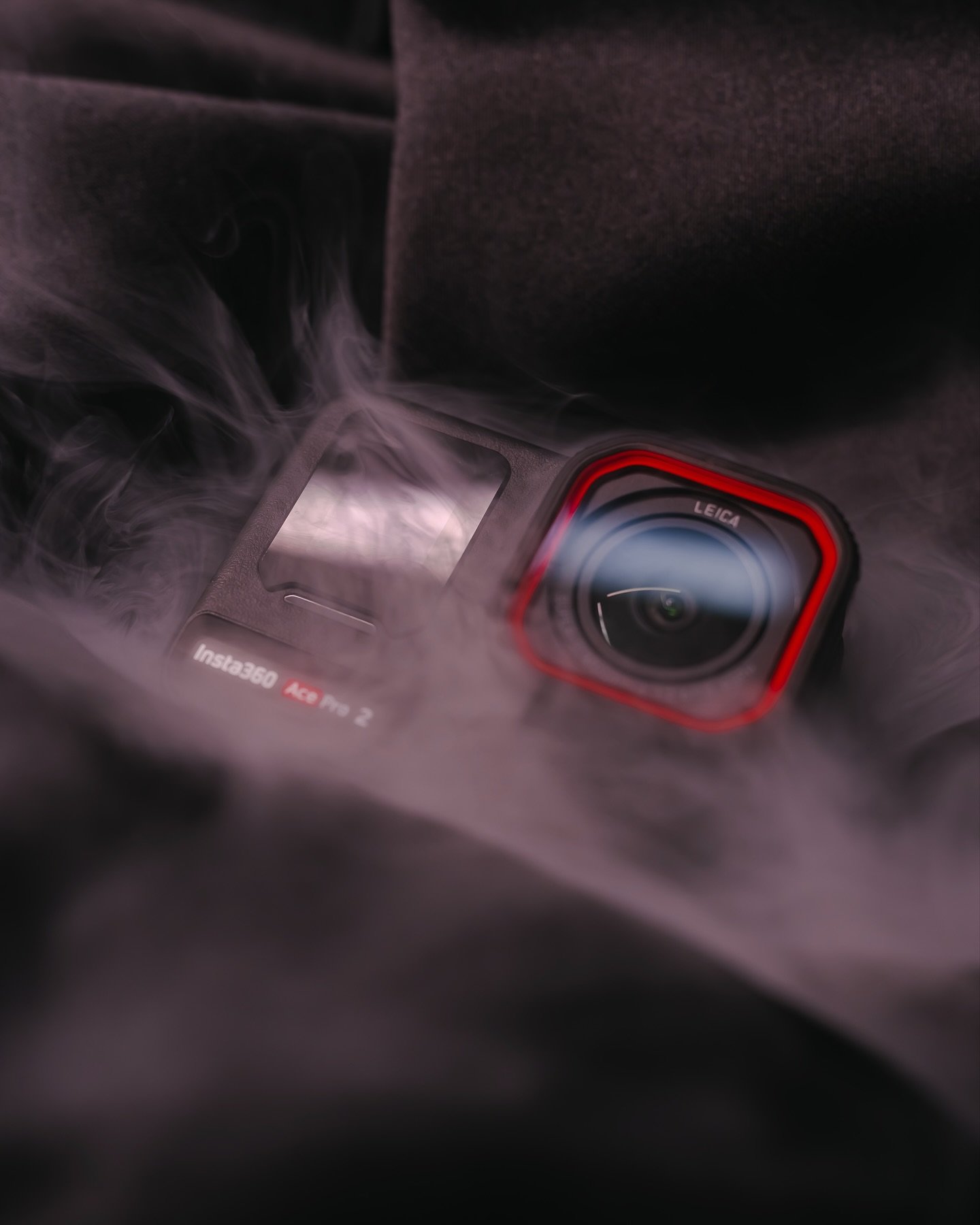 Some product shots I took of the @insta360 Ace Pro 2 This camera is perfect for POV BTS and other stuff like action shots, Waterproof over 40 feet deep is insane can&rsquo;t wait to test that&hellip;😅
.
Shot on my @sonyalpha A7CR with a @sony 35mm G