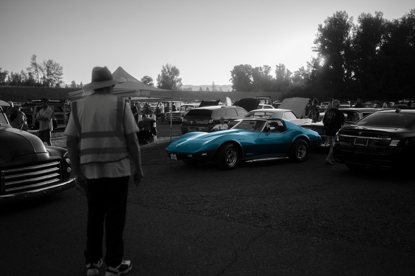 Day 22/365 Monochrome / b&amp;w shots I forgot to post from the last @hsn_cruisein , missing those hot summer nights right now&hellip;. Who the hell asked for it to be dark at 5pm tho&hellip;
.
Lmk what you think abt this editing style I got bored of