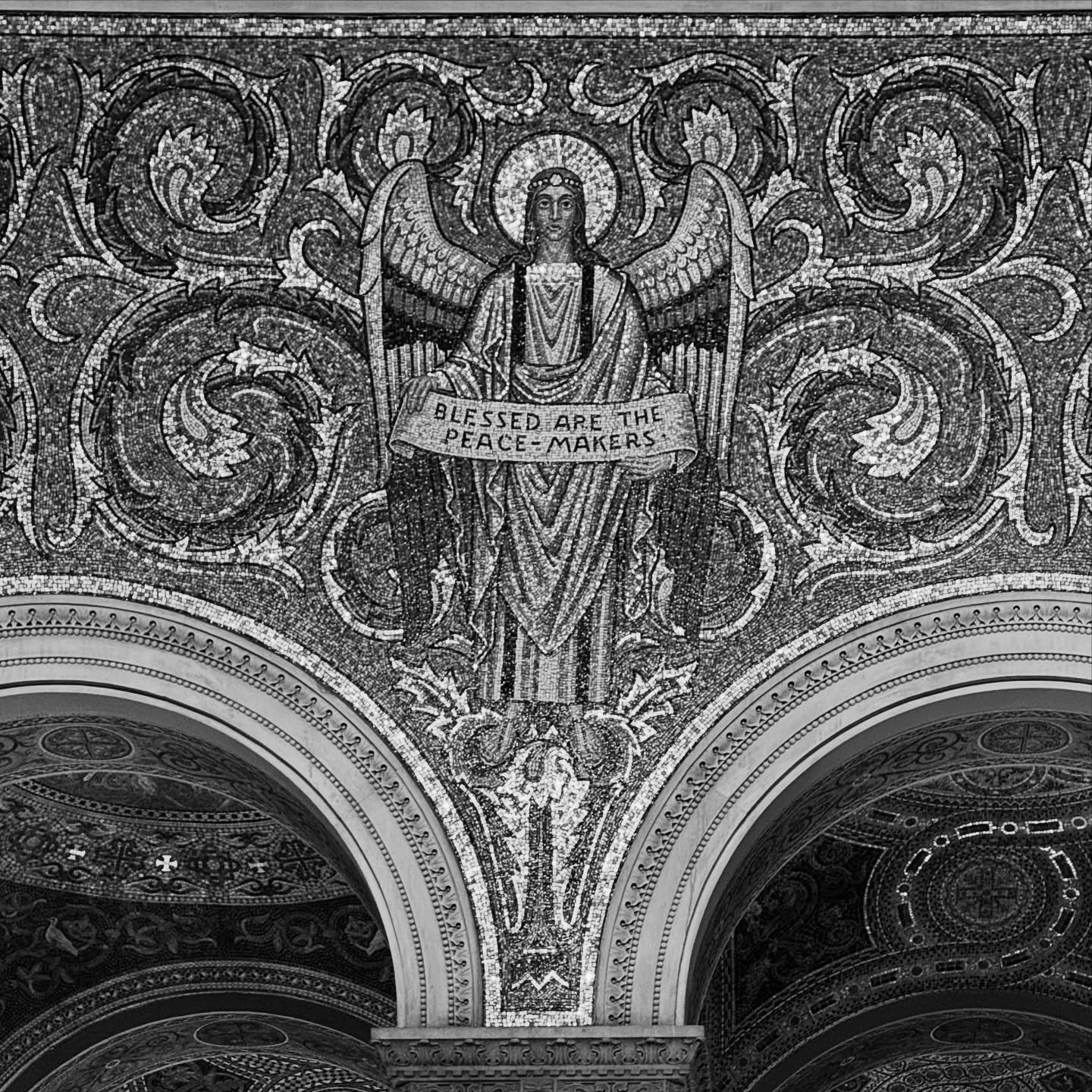 Imagine all the people living life in peace. 

#peace #blackandwhitephotography #stlouis