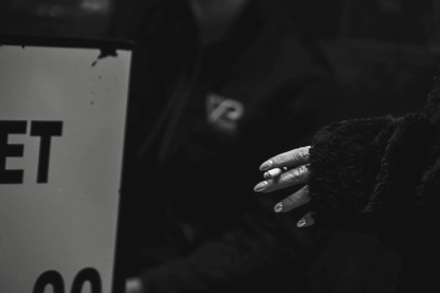Jumping outside to grab a smoke. 

#street #streetphotos #streetphotography #streetphoto_bw #blackandwhitephotography #blackandwhite #monochrome #monochromephotography
