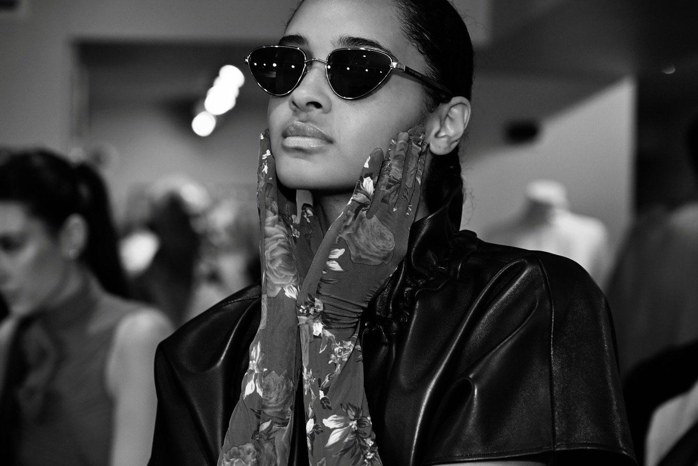 @jiribraxton @vmrchicago. Such a great event and the models were stunning. 🩶 

Swipe for a splash of color. @magdabutrym 

#blackandwhitephotography #chicago #chicagofashion