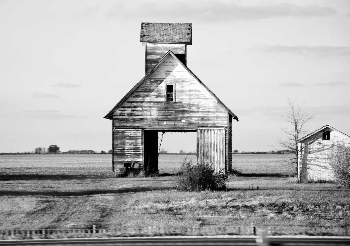 Ghost towns, Midwest. 

#blackandwhite #blackandwhitephotography #midwest #farm #monochrome