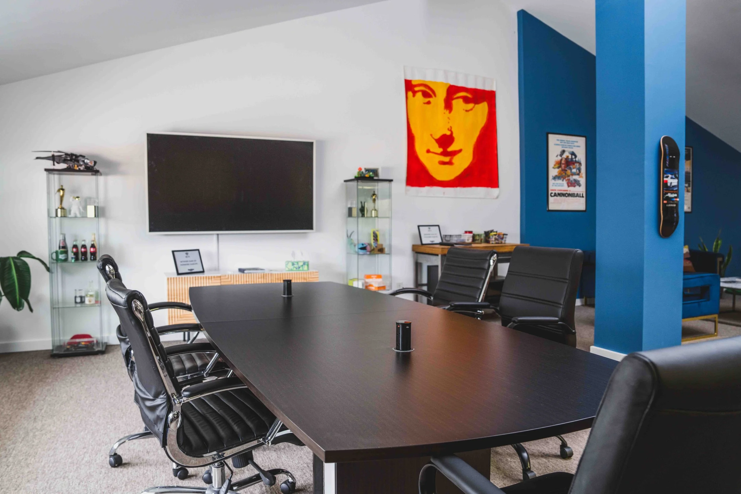 MEEETING ROOM