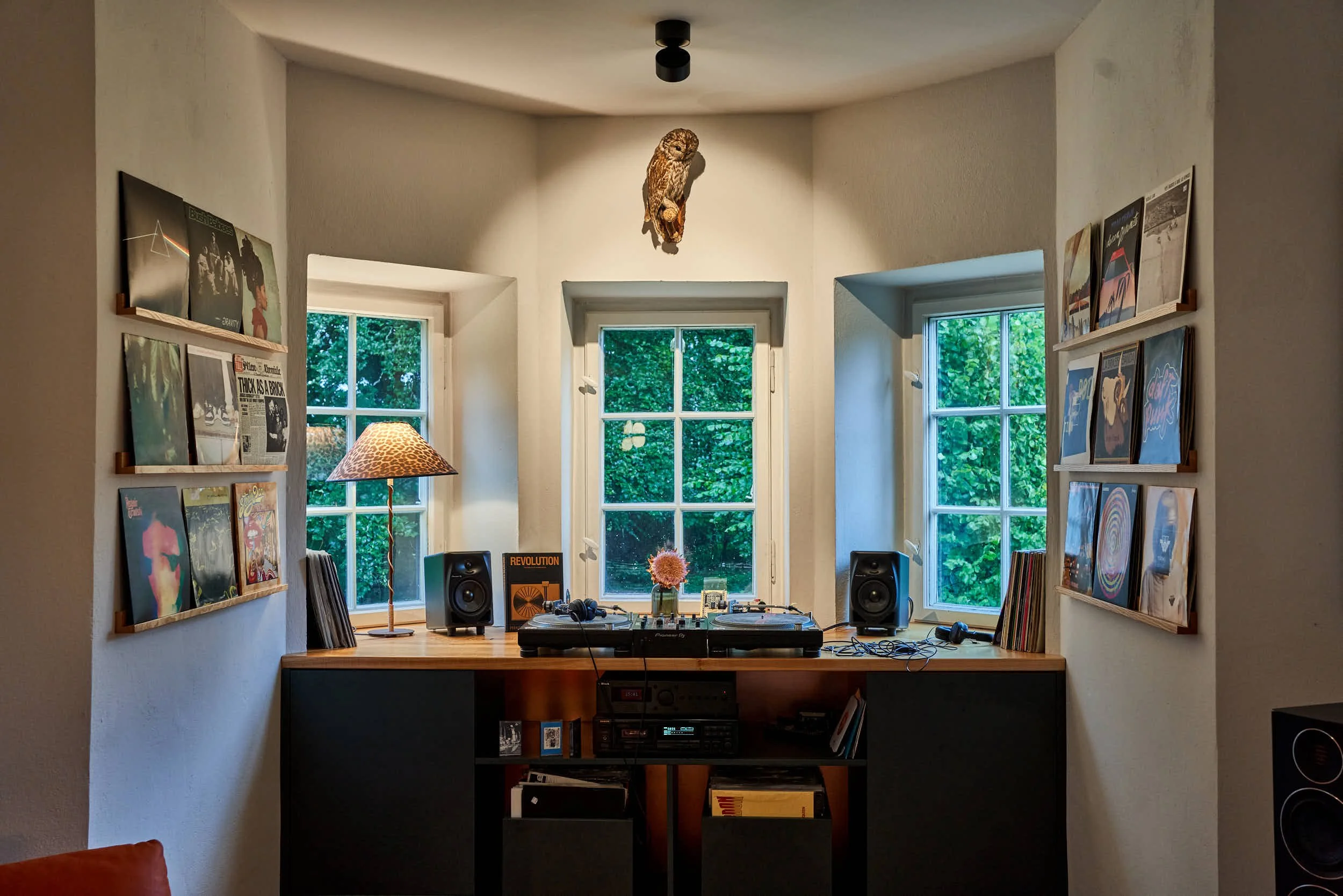 aloha-innenarchitektur-umbau-ziggy-sebek-holz.jpg