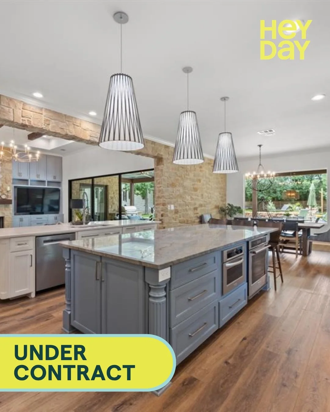 UNDER CONTRACT 
Buyer Represented in Central Austin

✔️Heart of Rosedale, one of Austin&rsquo;s most beloved neighborhoods
✔️Resort-style backyard with pool, spa, and covered patio fireplace
✔️Chef&rsquo;s kitchen with oversized island and dramatic f