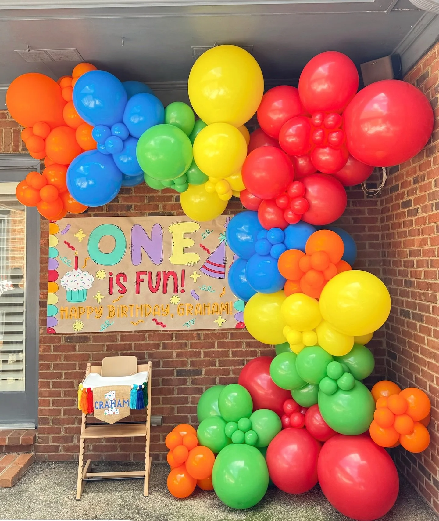One is fun! 🎉💛🎈🧡

We love bringing these birthday setups to life for the little ones.

#majesticballoons #birthdayone #birthday #balloonartist #birthdaydecor #balloondecor #onebirthday #celebration #one #lexingtonky #sharethelex #lexky