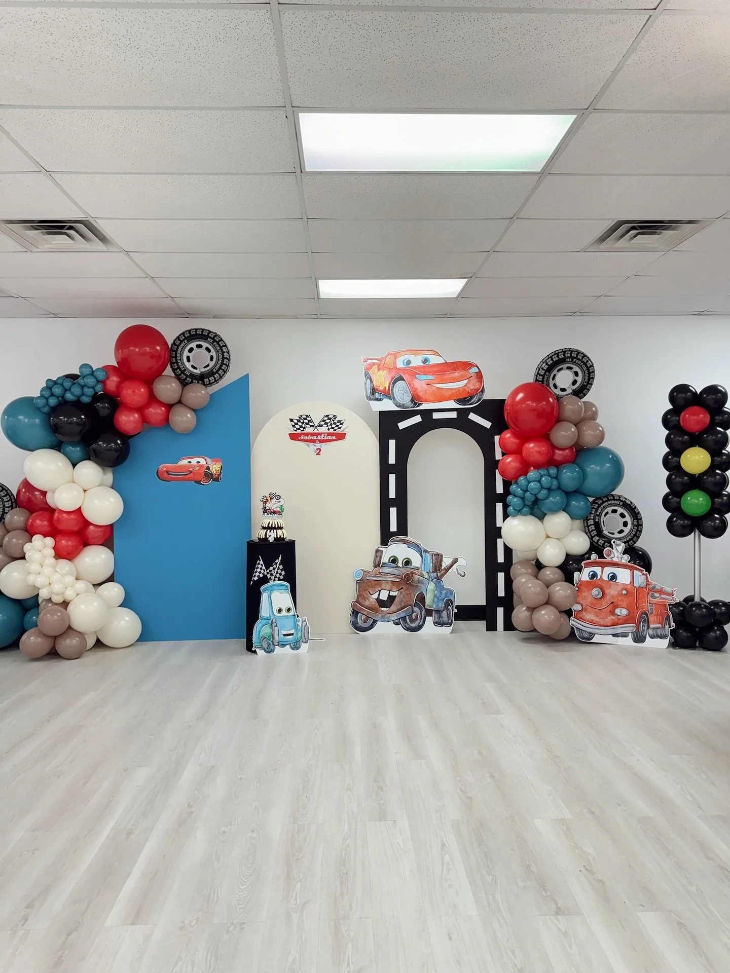 A little imagination, a lot of balloons, and a whole lot of magic ✨🚗

This Cars-themed setup was designed to make birthdays extra special.

Venue: The Majestic Studio
Sign: @craftsbyab 

#cars #majesticballoonsky #balloon #birthdayparty #kidsparty #