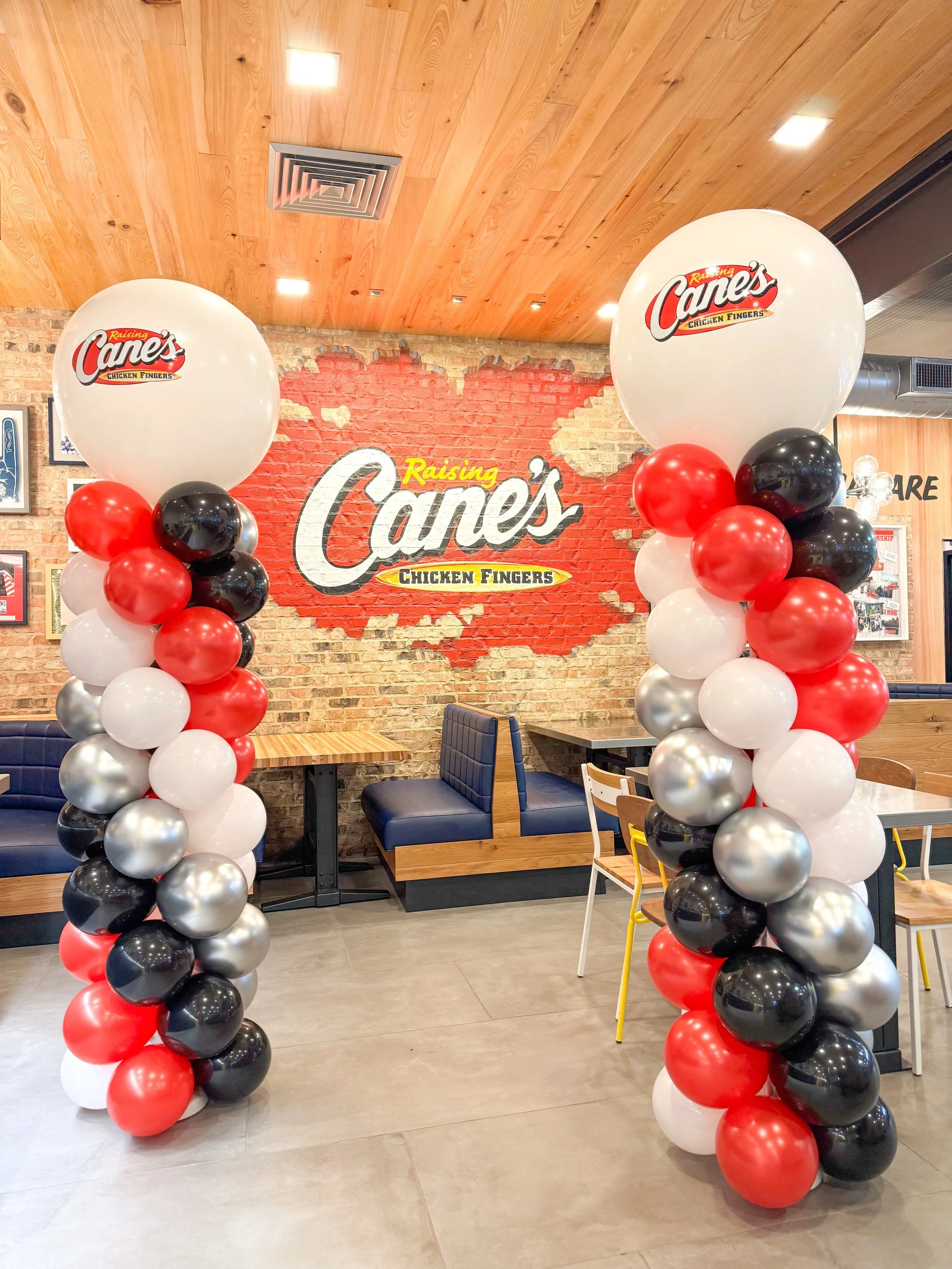 Grand opening magic 🎈

Classic balloon columns for a Canes reopening inHamburg!

Corporate events, grand openings &amp; brand celebrations, we&rsquo;ve got you covered.

#majesticballoonsky #sharethelexky #lexingtonkyevents #lexkyballoons
