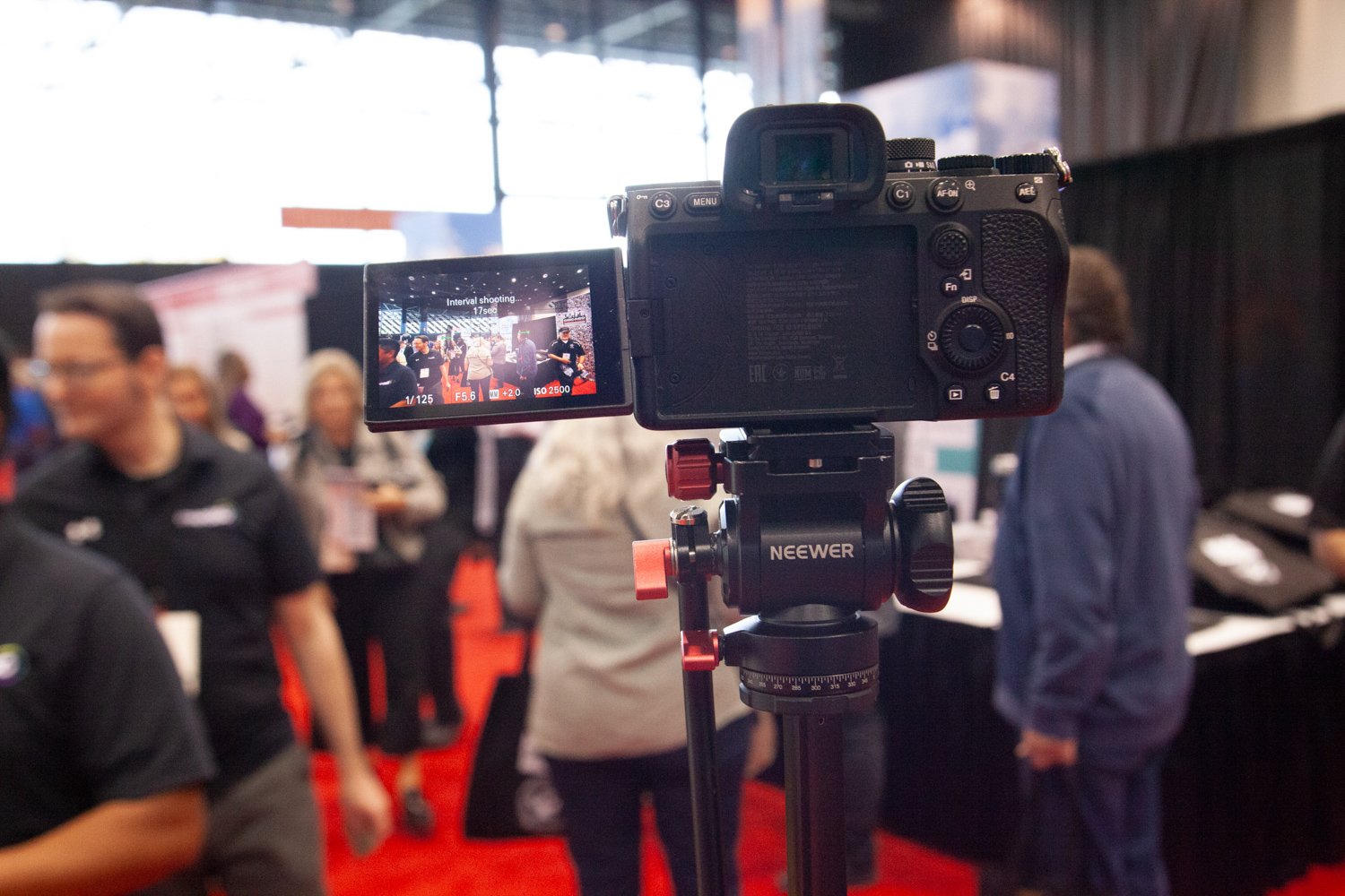 chicago-il-corporate-conference-event-photography-behind-scene-camera-03.jpg