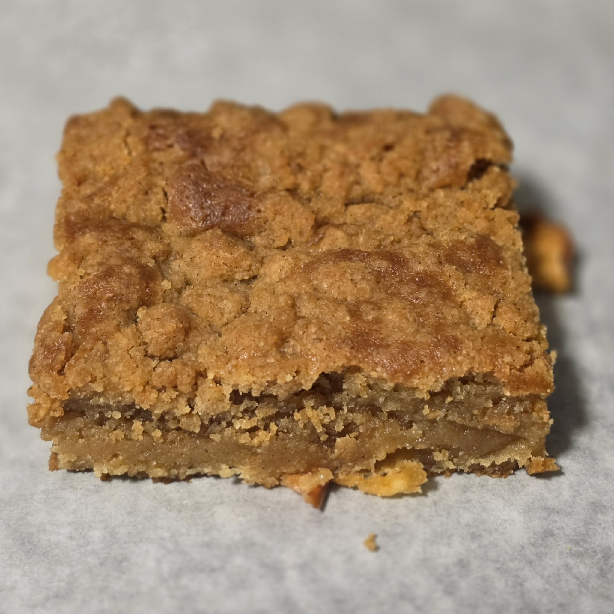 hot honey apple crisp blondie1.jpg