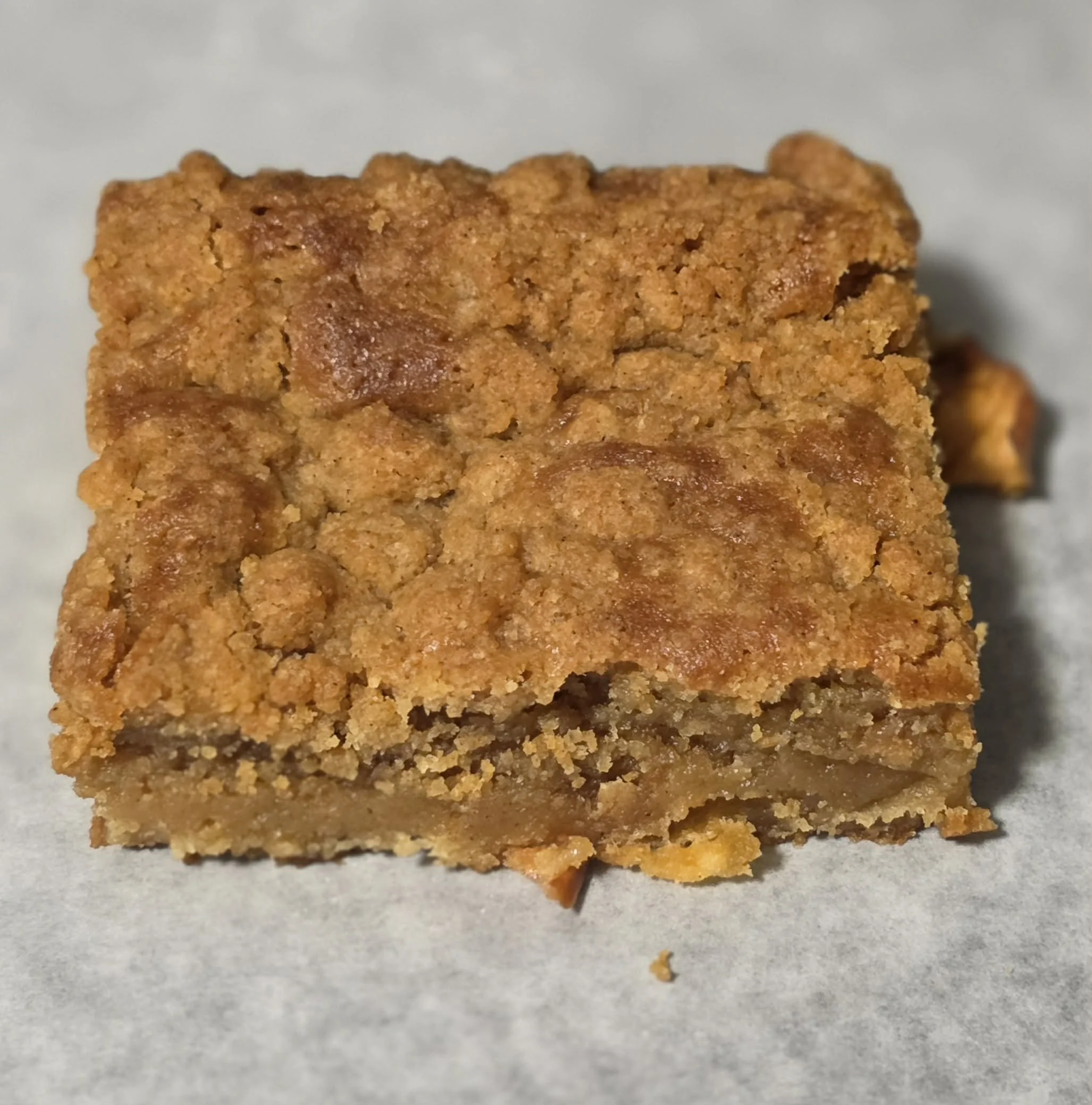 hot honey apple crisp blondie2.jpg