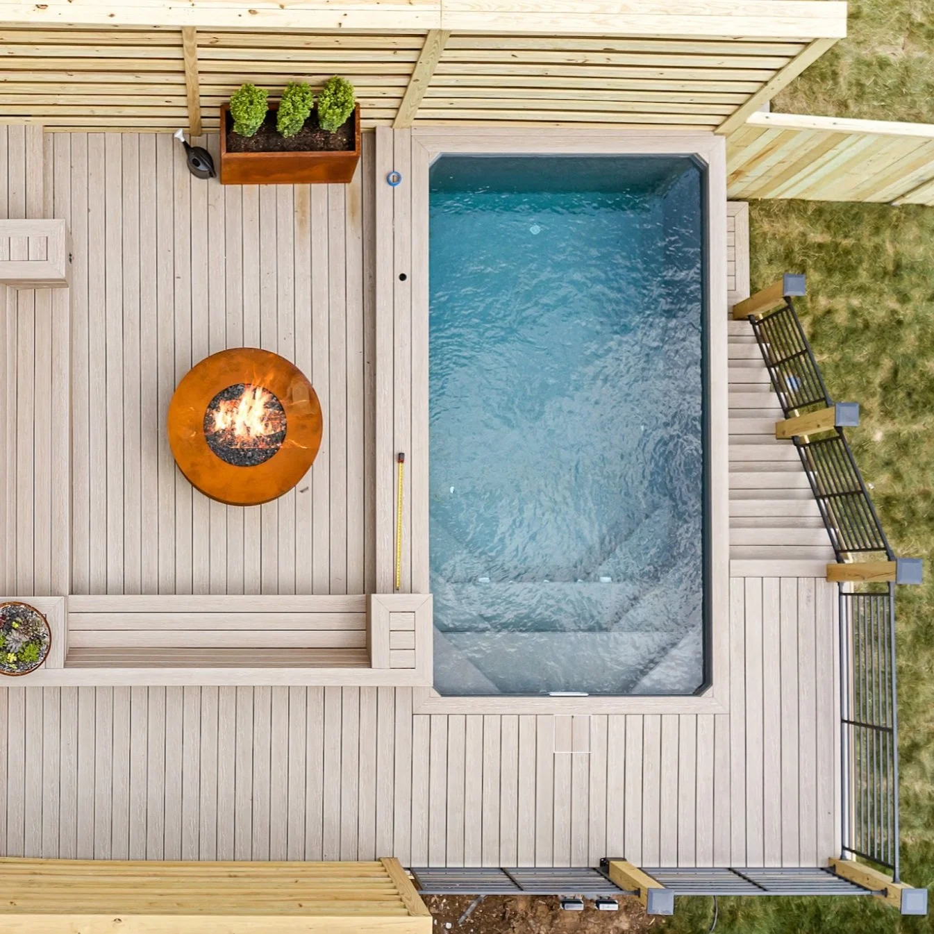 Fern Ave Pool.jpg