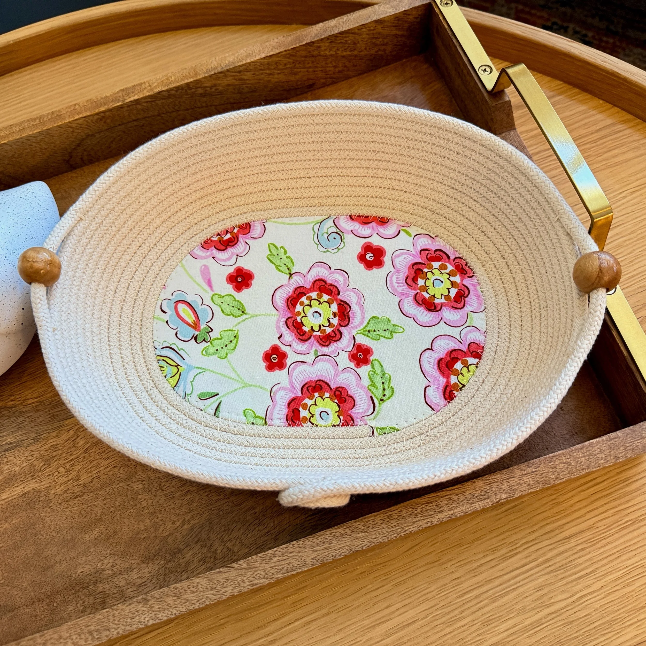 Oval bowl pink flowers L457.JPG