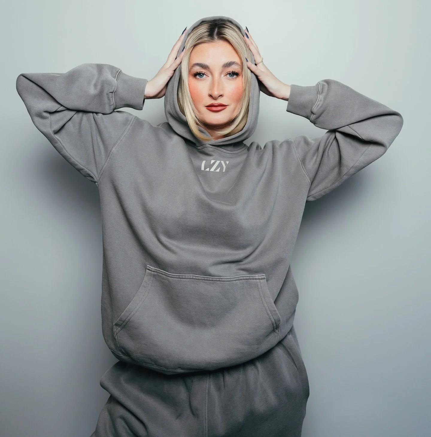 Stay cozy and stylish in our faded grey sweat set! ☀️✨ Perfect for those chill days or a casual outing. Elevate your comfort game with LZY #LZYFashion #CozyVibes #SweatSetStyle
