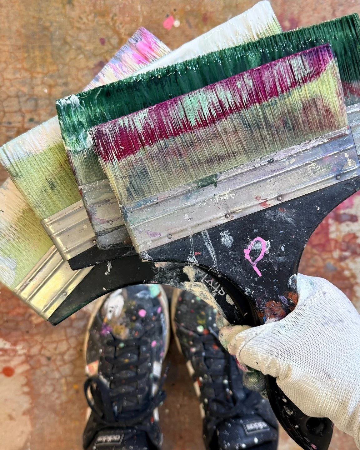 I like big brushes and I can not lie.

 #sirmixalot