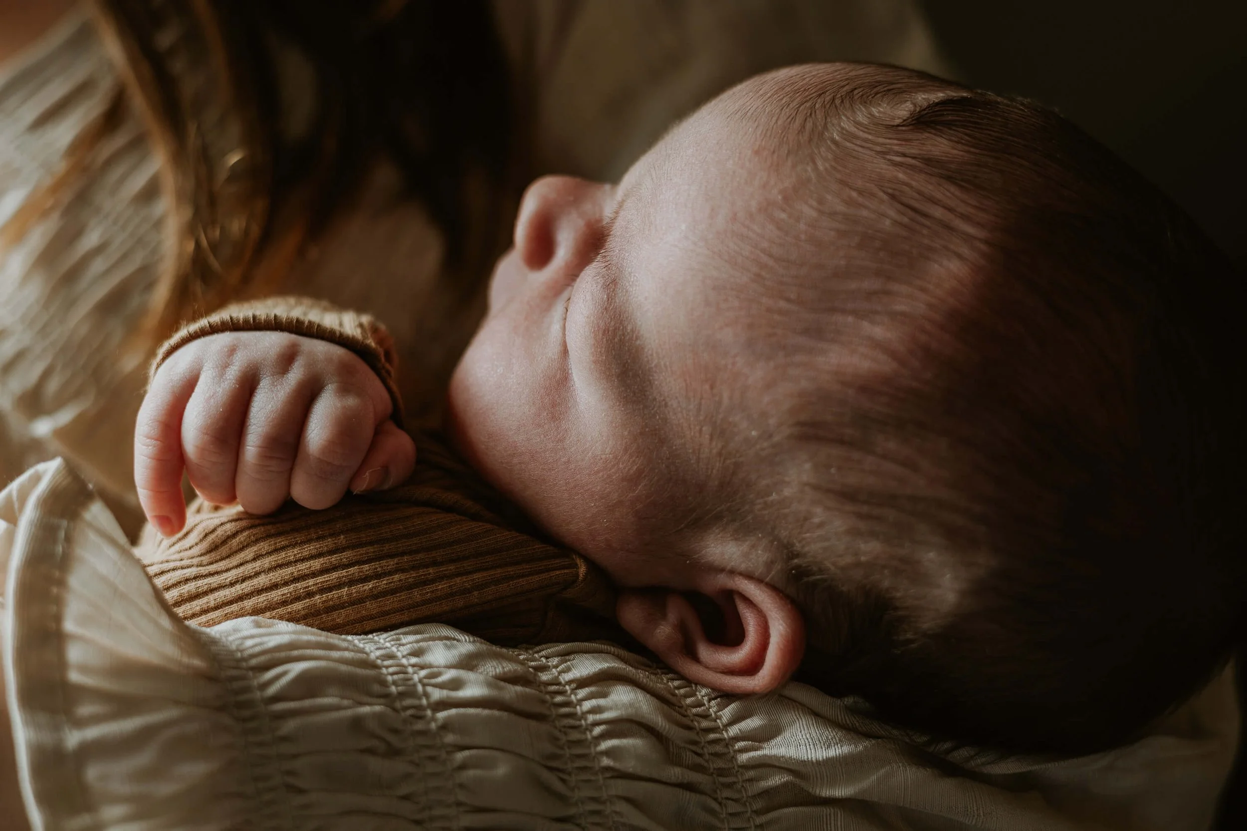 Newborn-Profile-Lifestyle-Session-Liz-Walsh-Photography.jpg