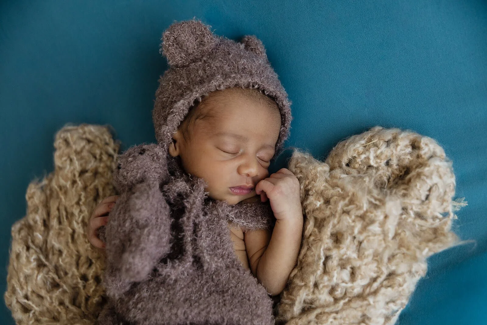 Liz-Walsh-Photography-Posed-Newborn-Normal-IL.jpg