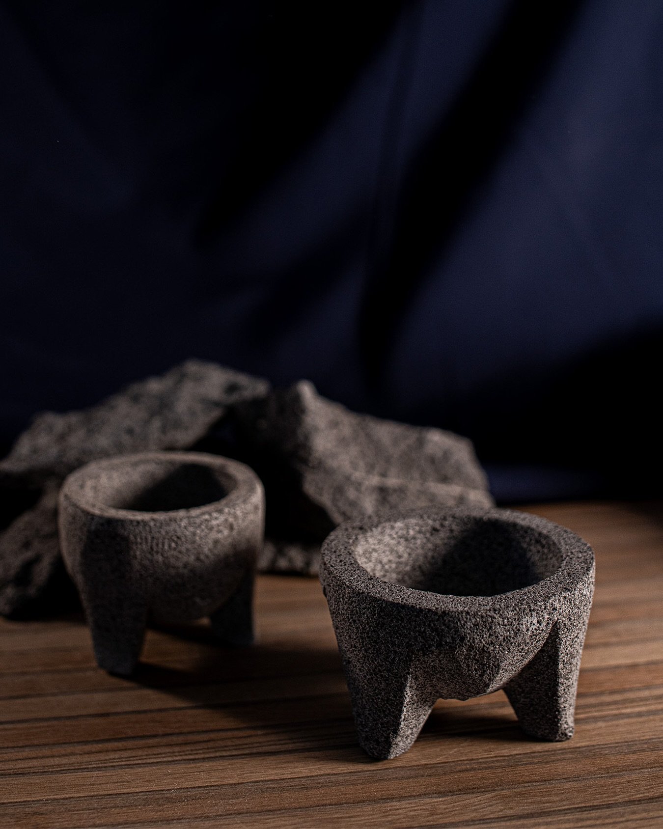 Q bonitos se ven los gemelos ❤️.
#lozadepiedra #pethra #pethramx
#piedradecantera #piedravolcanica #recinto
#recintovolcanico #molcajetes
Foto. FORO2.8ac