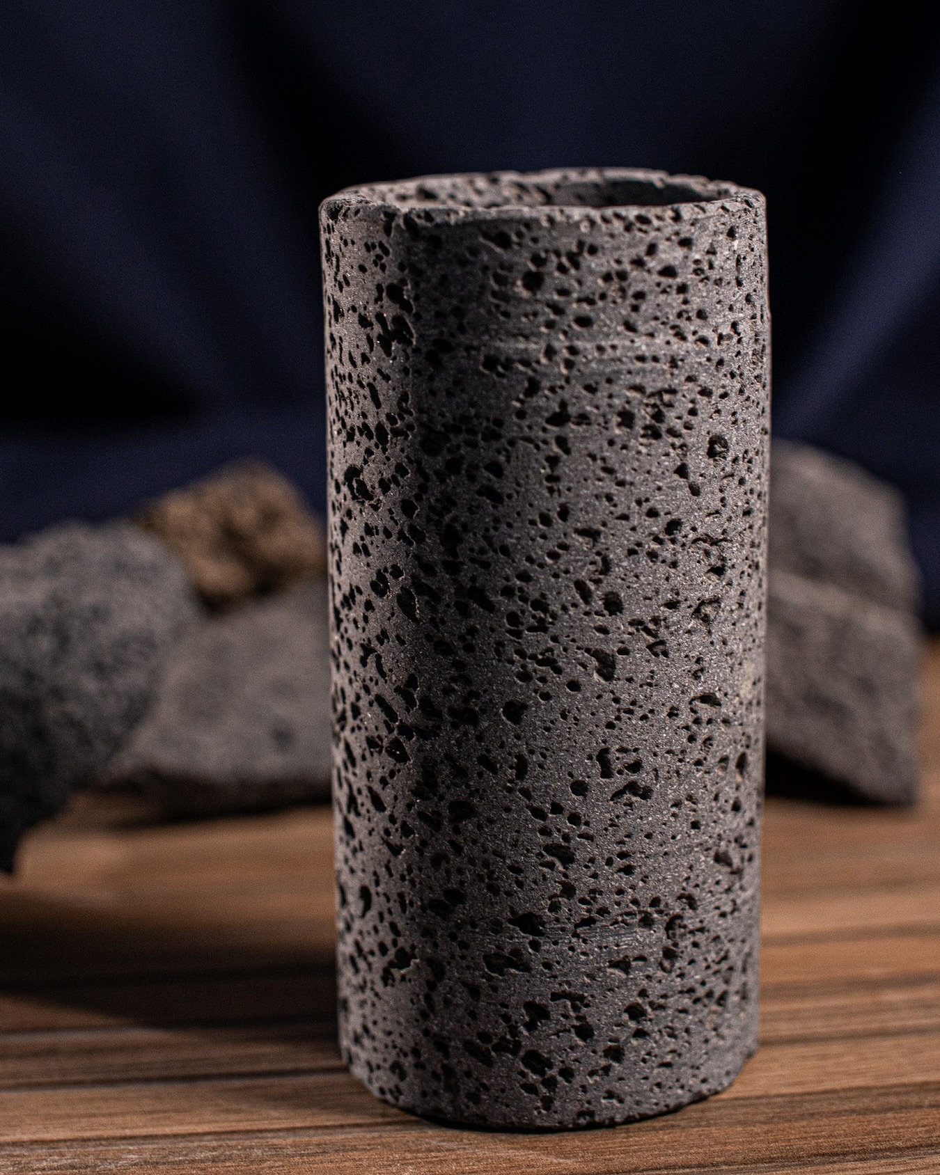 Hechos con dedicación, pensados para durar.
#lozadepiedra #pethra #pethramx
#piedradecantera #piedravolcanica #recinto
#recintovolcanico #molcajetes
Foto. @FORO2.8ac