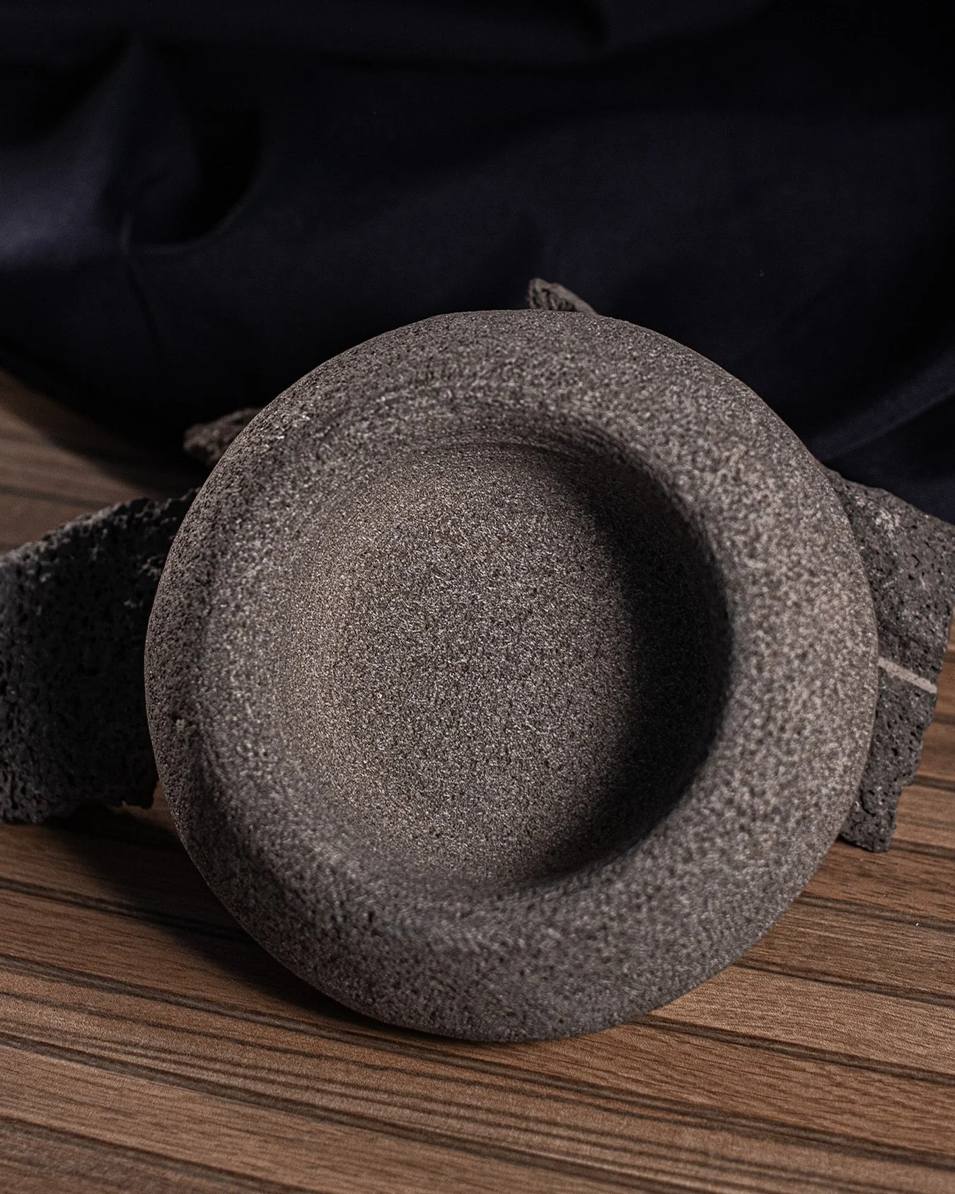 Objetos que, con solo verlos, te enamoran 🤩.
#lozadepiedra #pethra #pethramx
#piedradecantera #piedravolcanica #recinto
#recintovolcanico #molcajetes
Foto. @foro2.8