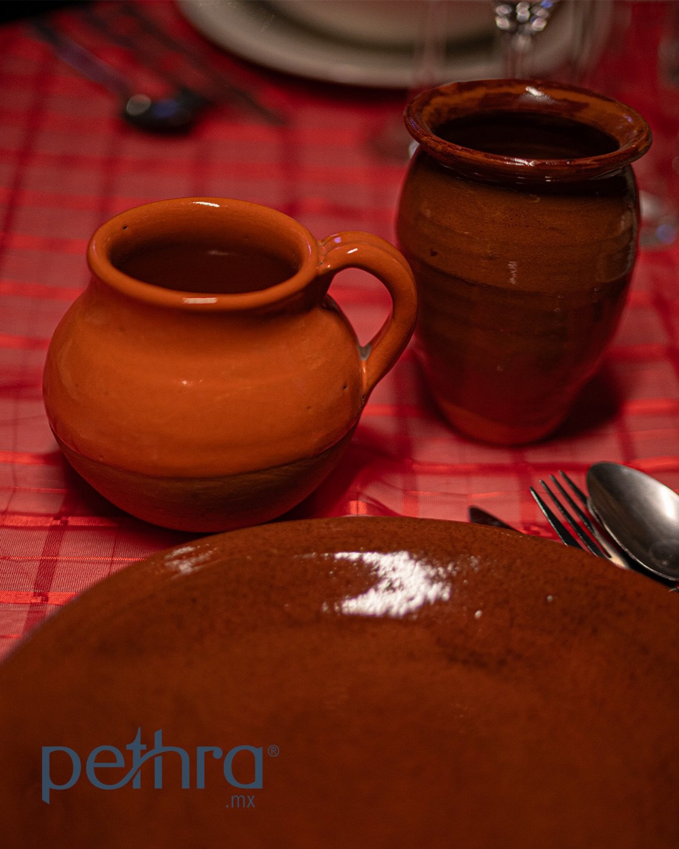 En este perfil ya estamos listos para la cena navide&ntilde;a, &iquest;y t&uacute;? 🎄✨

#LozaDePiedra #Pethra #PethraMX
#PiedraDeCantera #PiedraVolc&aacute;nica Recinto RecintoVolc&aacute;nico Molcajetes

📸 Foto: @foro2.8