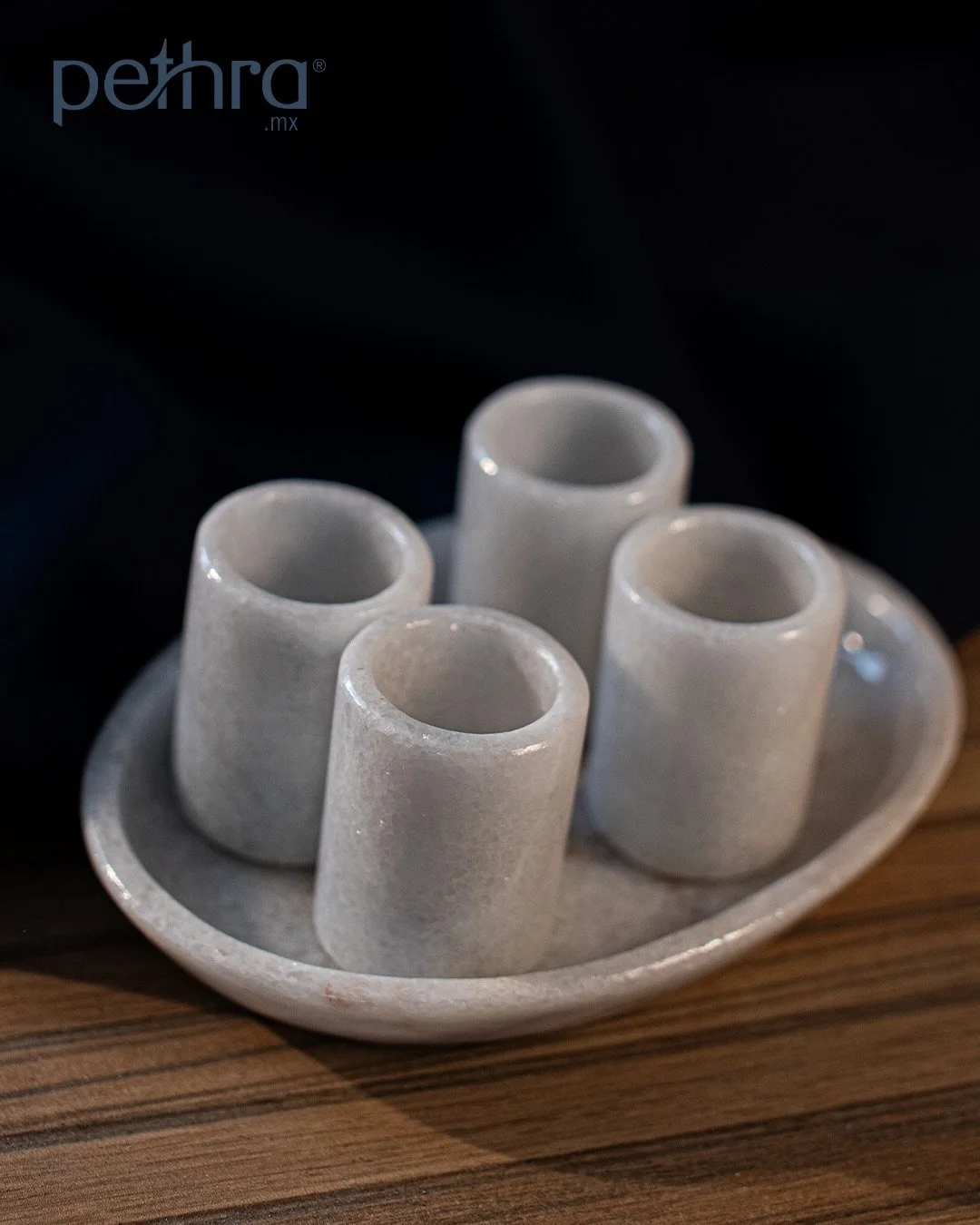 &iquest;Ya tienes tu juego de caballitos de m&aacute;rmol? 🥃

#LozaDePiedra #Pethra #PethraMX
#PiedraDeCantera #PiedraVolc&aacute;nica