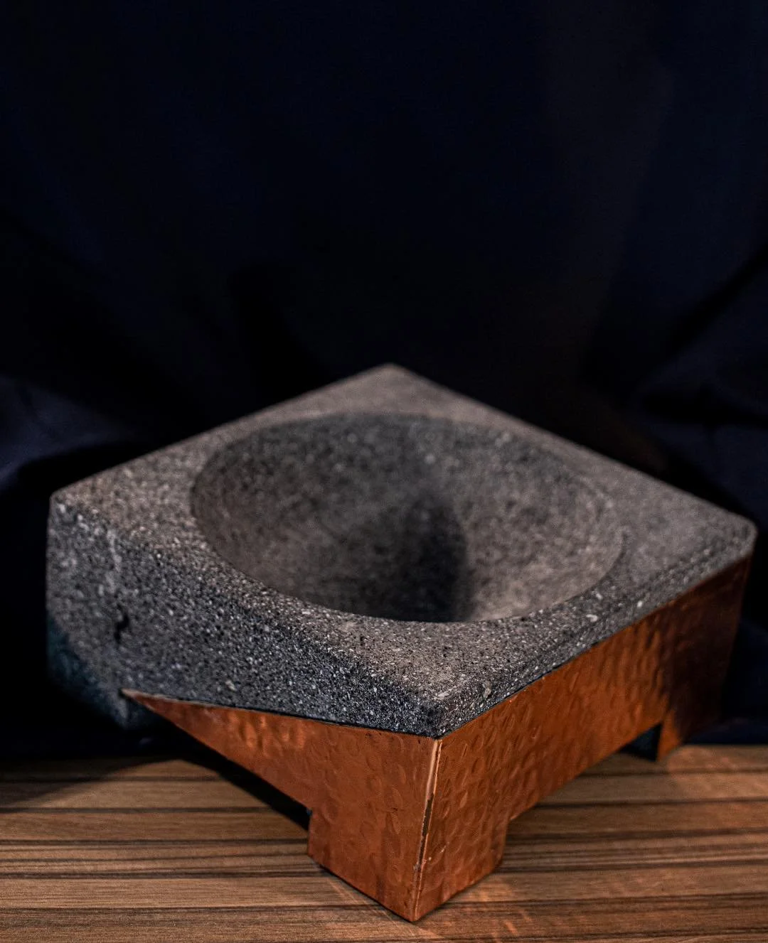 La mejor combinaci&oacute;n de materiales solo puede estar en un solo lugar. 

#LozaDePiedra #Pethra #PethraMX
#PiedraDeCantera #PiedraVolc&aacute;nica