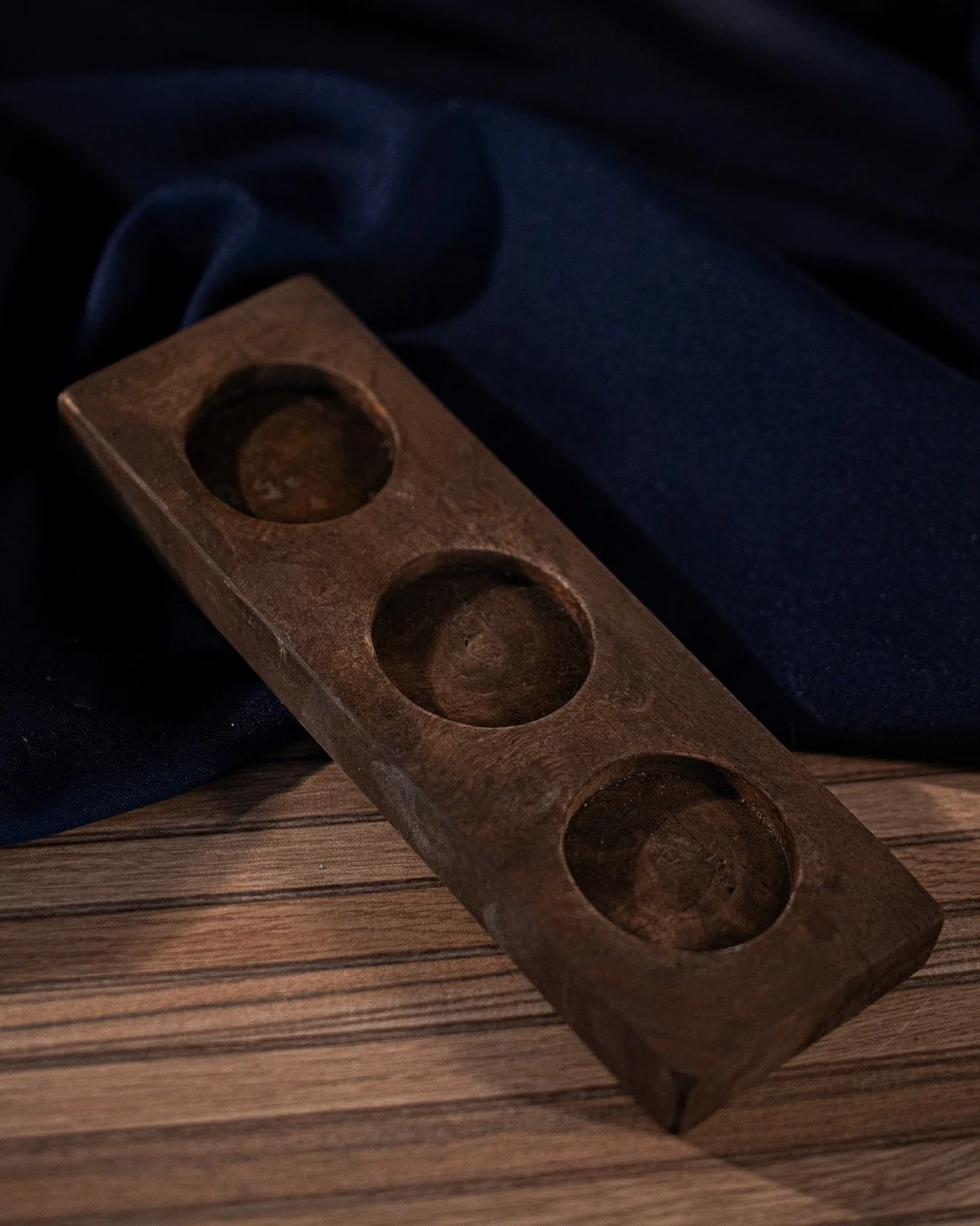 Es turno de nuestras bases de madera 🪵

#LozaDePiedra #Pethra #PethraMX
#PiedraDeCantera #PiedraVolc&aacute;nica