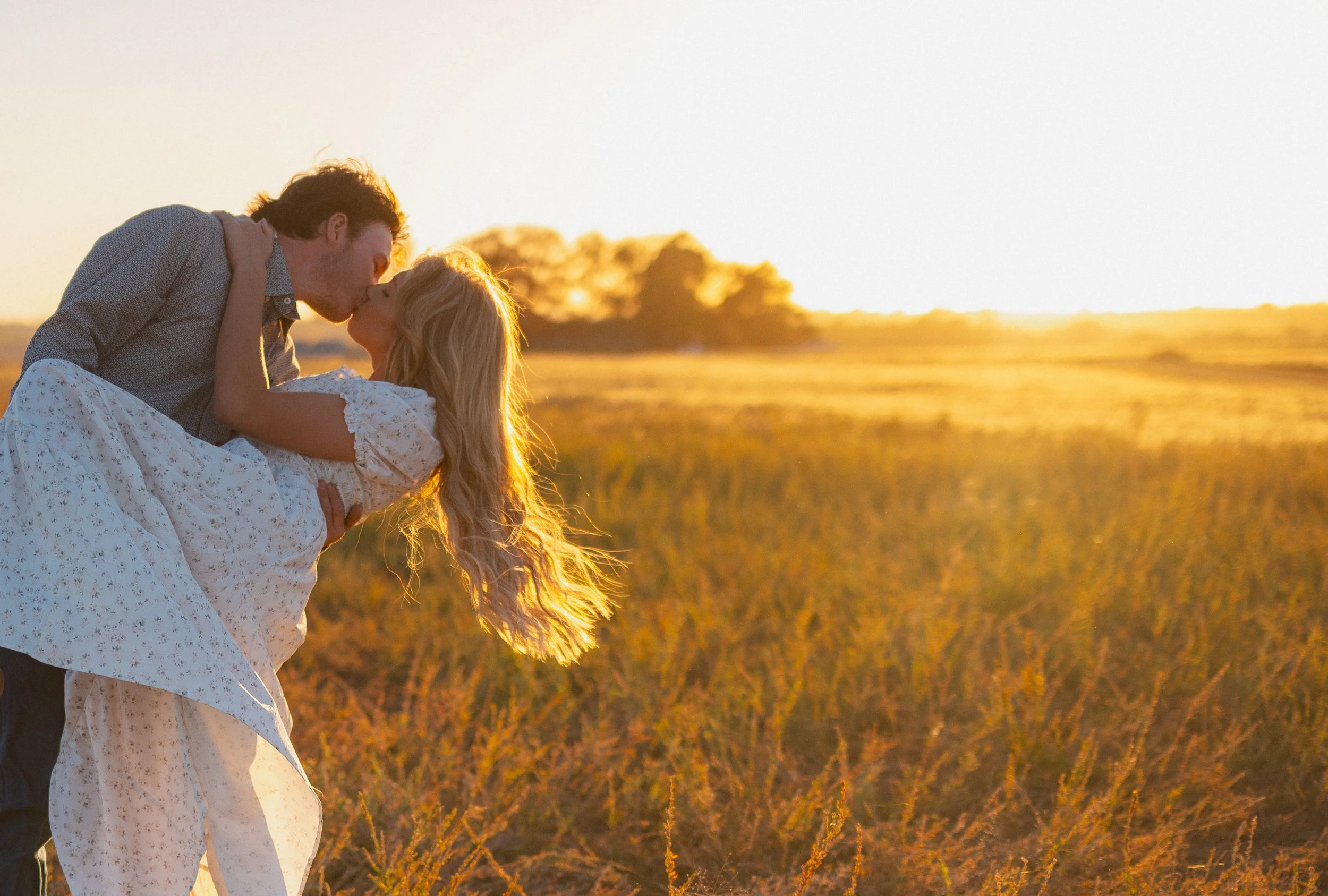Summer country engagement photos 