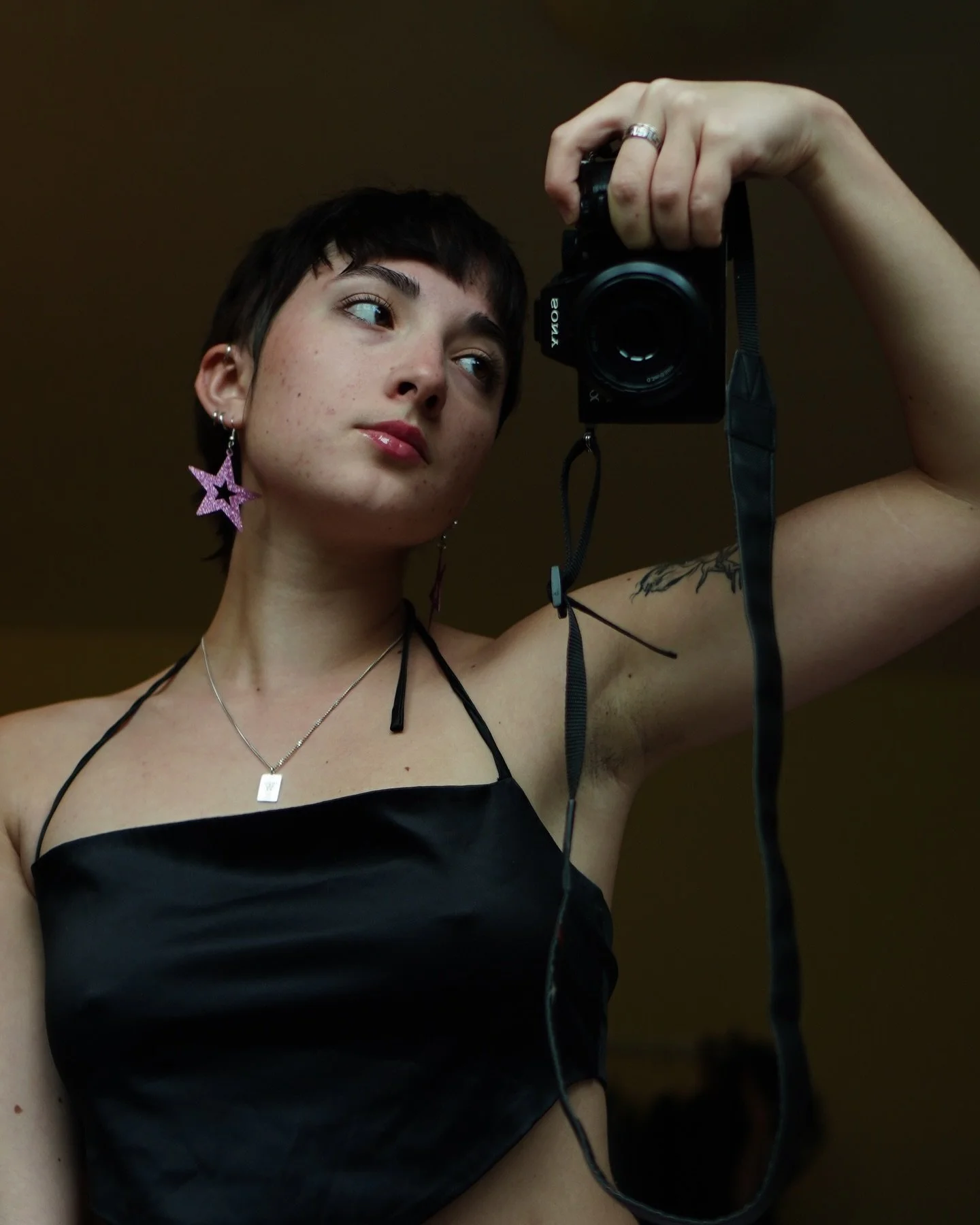 Forever stuck in a loop of promising myself to take more pictures and forgetting&hellip; but here r some highlights from Jan 🫶🏻

1. goin 2 brat club nite w Alice 💚
2. NYE w Serenity n Sam
3. @deankingmusic (all inclusive)
4. Myriad EP release show