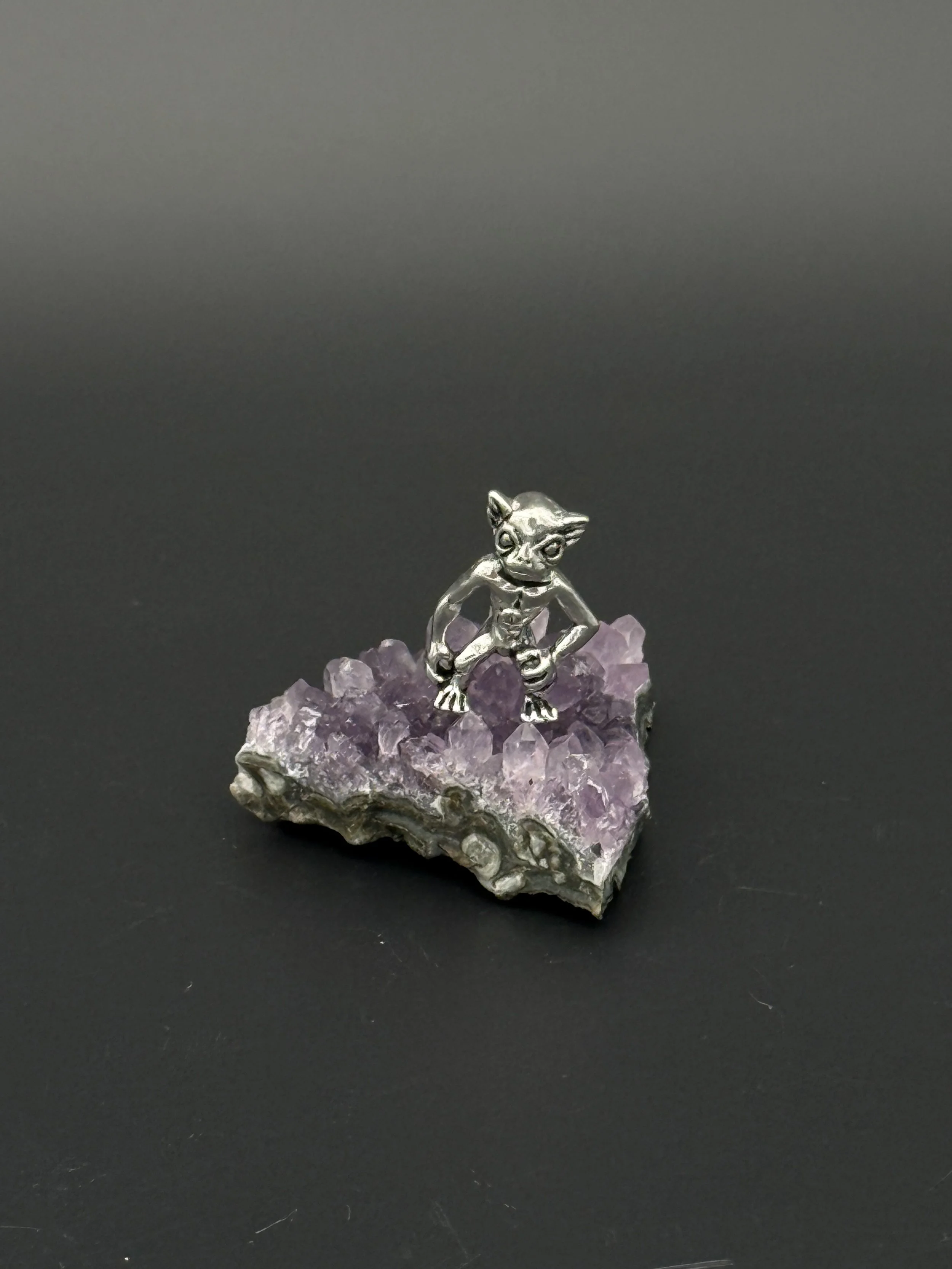 Pewter Hopkinsville Goblin on Amethyst