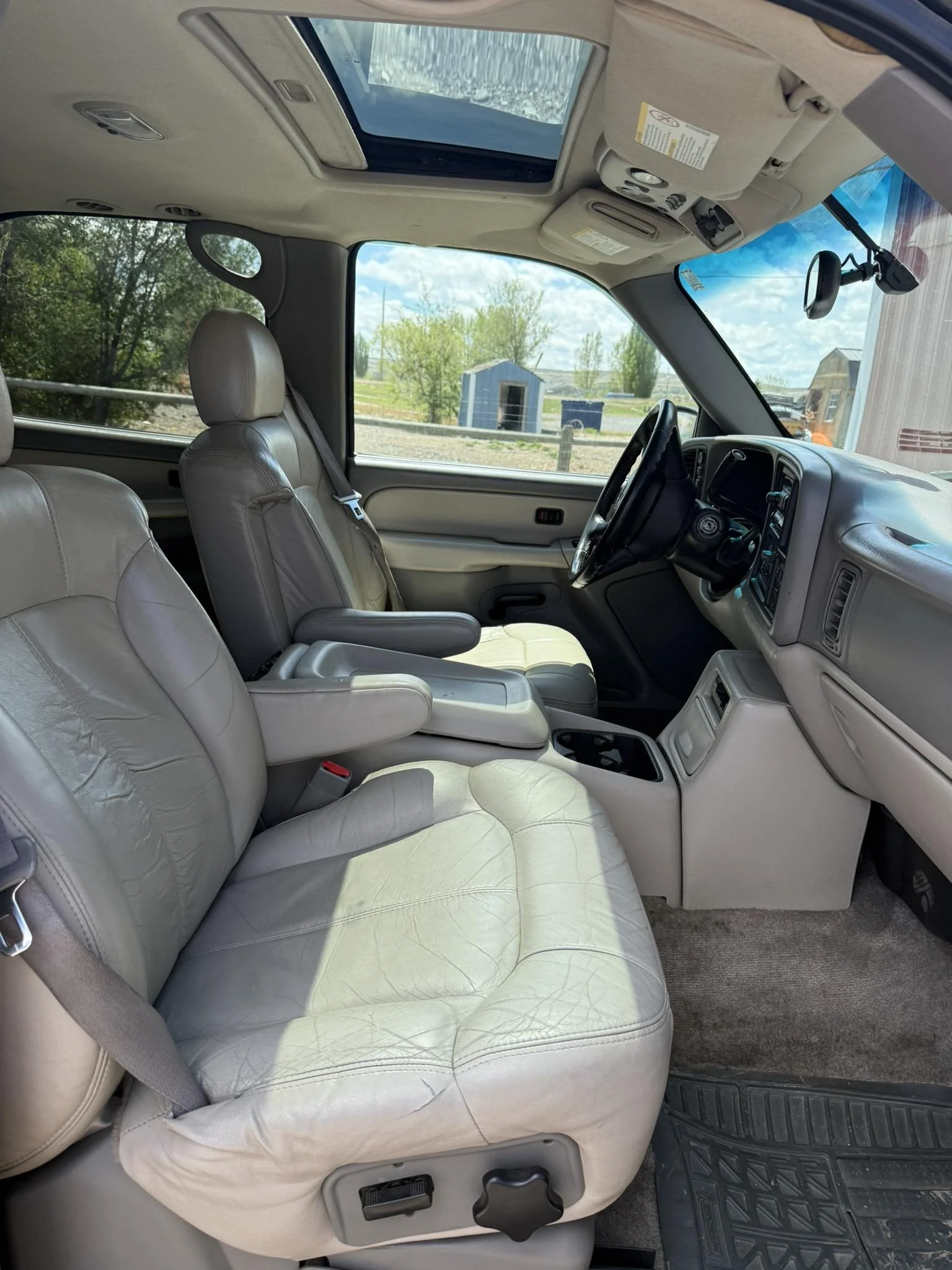 2002 tahoe 8.jpg