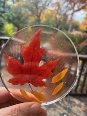 Customized Handcrafted Resin Coaster with Real Maple Leaf