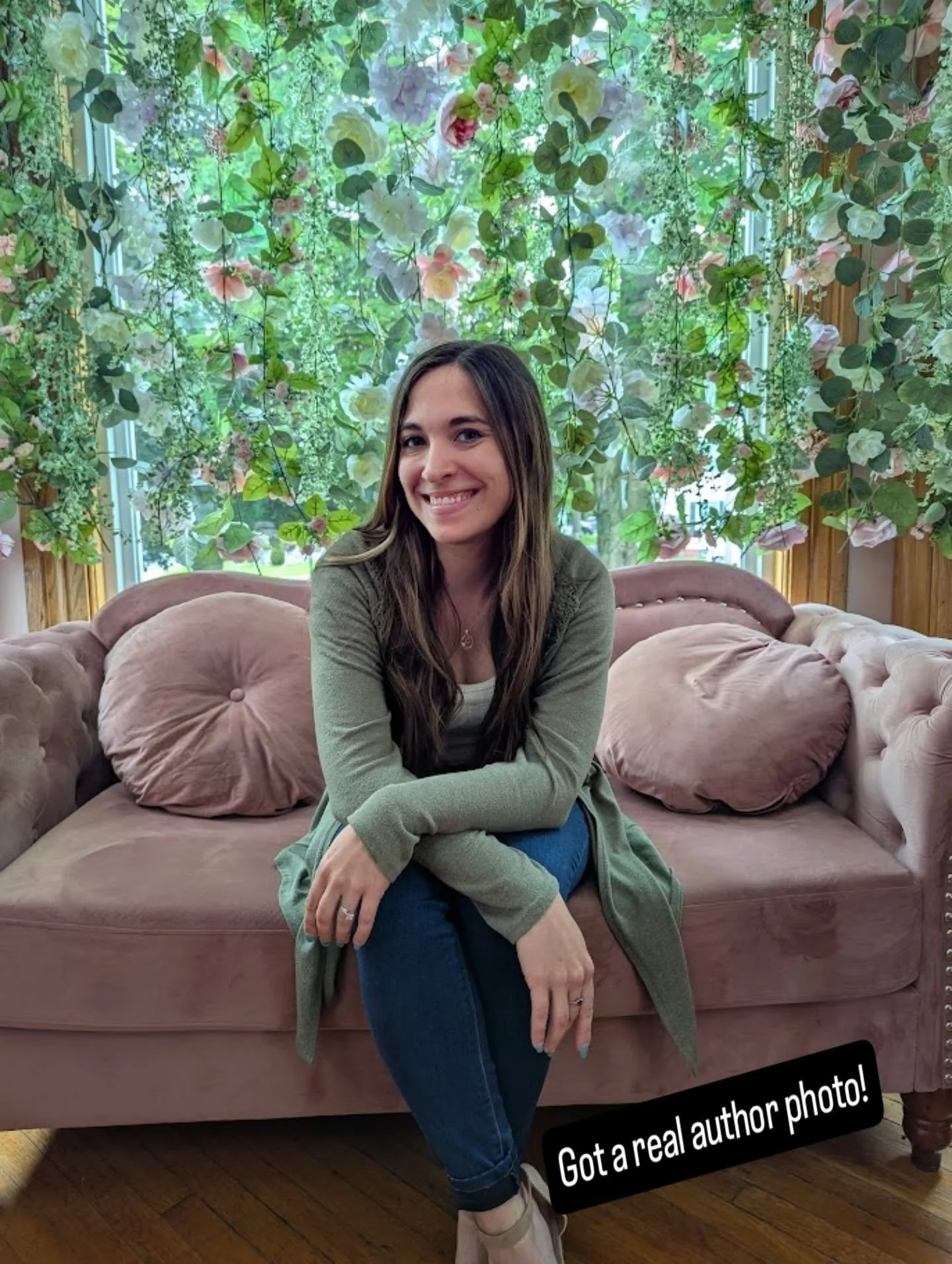 Please enjoy the many faces of a debut, querying author 😅

2025 was a whirlwind year of learning, connecting and persevering as a writer. 

I finished my debut fantasy novel, joined a local critique group, met amazing writers locally and across Amer