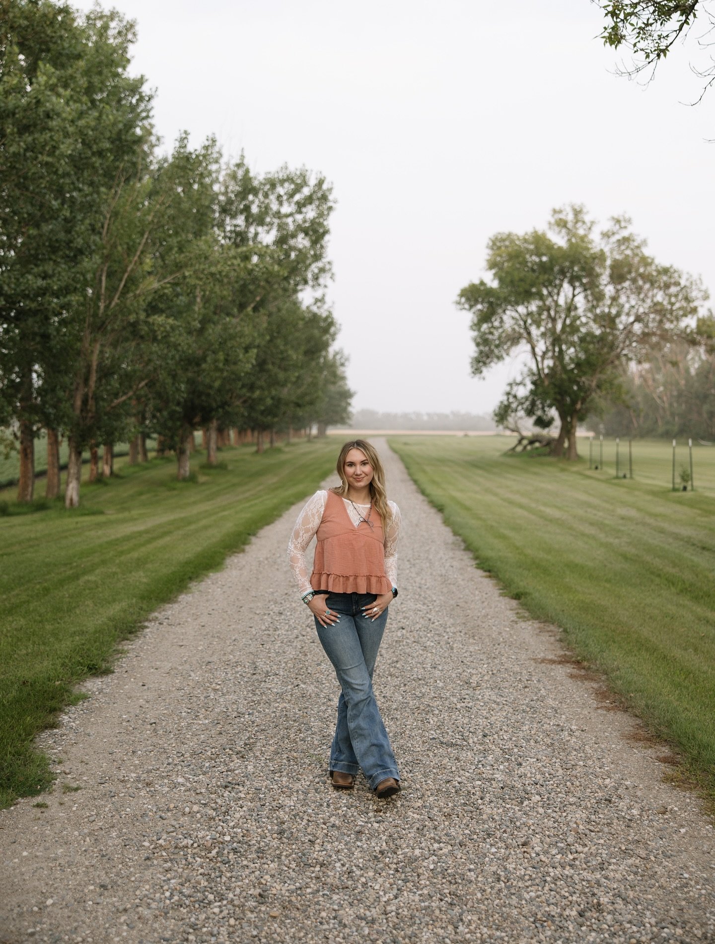 Pipers senior session was so unique and so her!! 

Here are some ways to make your senior photos feel more true to you:

1. Choose a location that means something to you: Whether it&rsquo;s your favorite coffee shop, a park you grew up going to, or y