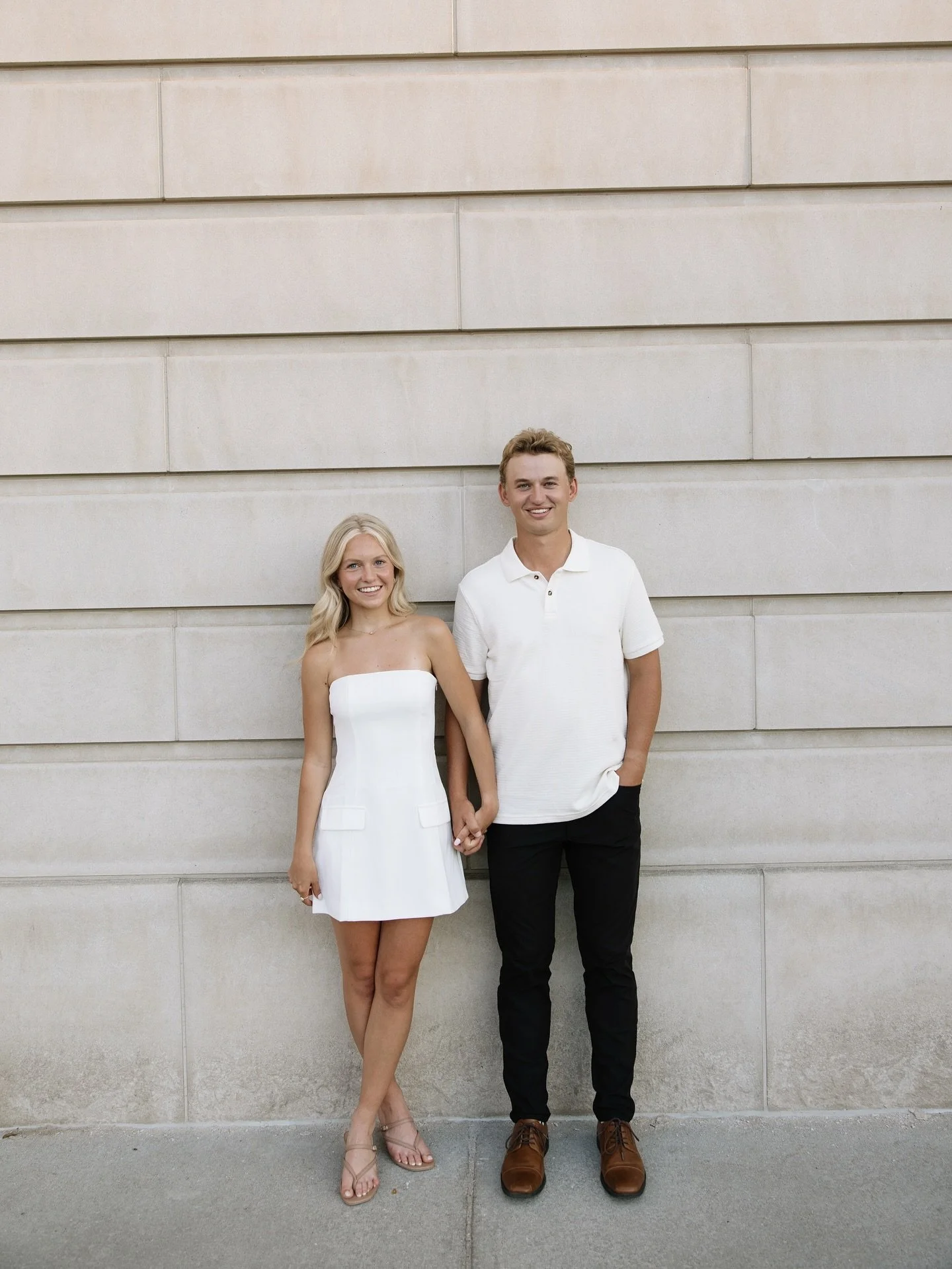 The sweetest downtown engagement 🕊️

Cannot wait for their wedding next June 💌 

#ndengagementphotographer #fargoengagementphotographer #fargoweddingphotographer #ndweddingphotographer
