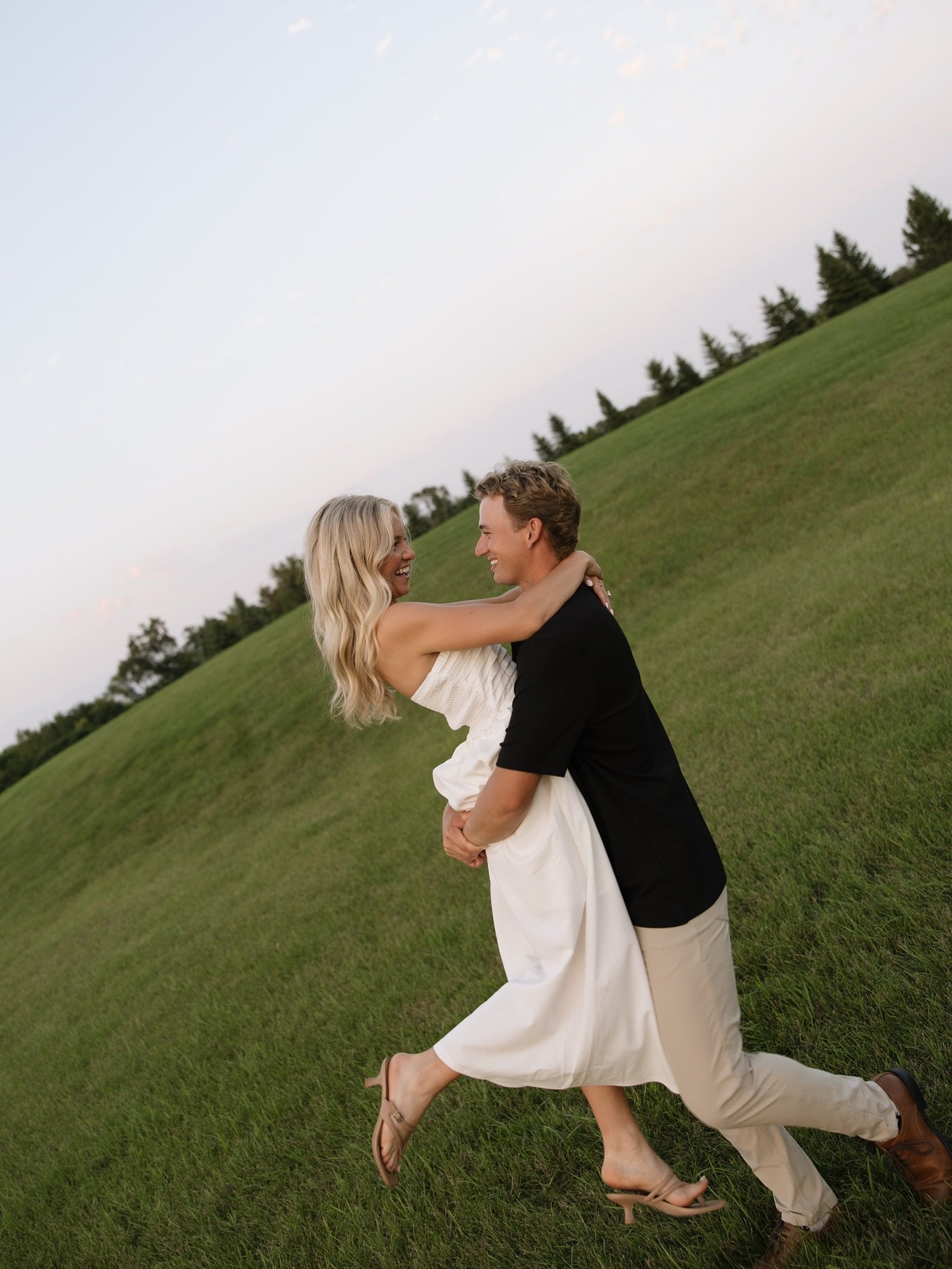 Payton &amp; Jake&rsquo;s engagement session was so much fun. I cannot wait for their wedding next June!! 

#ndengagementphotographer #ndweddingphotographer #fargoweddingphotographer #fargoengagementphotographer