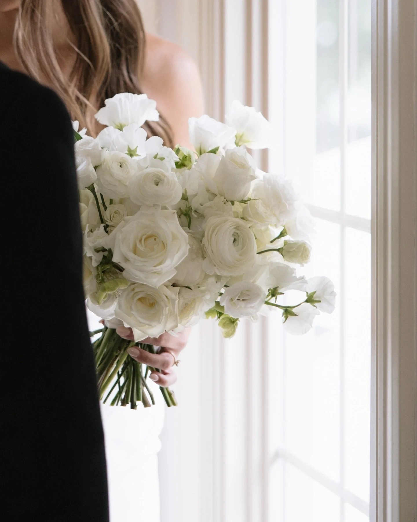 Small details from this beautiful summer wedding 🦢✨

Taken while second shooting for @revelwoodsphoto 

#2026wedding #fargoweddingphotographer #thepines #northdakotaweddingphotographer #ndweddingphotographer #northdakotawedding #ndwedding
