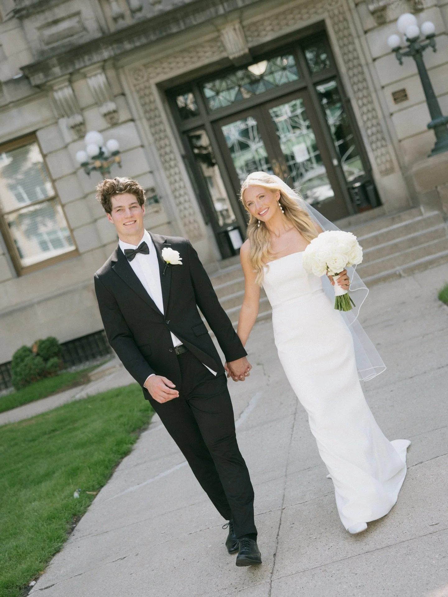 Never getting over this dreamy July wedding 🤍🦢✨

Taken while second shooting for @livbygrace 

#2026wedding #fargoweddingphotographer #thepines #northdakotaweddingphotographer #ndweddingphotographer