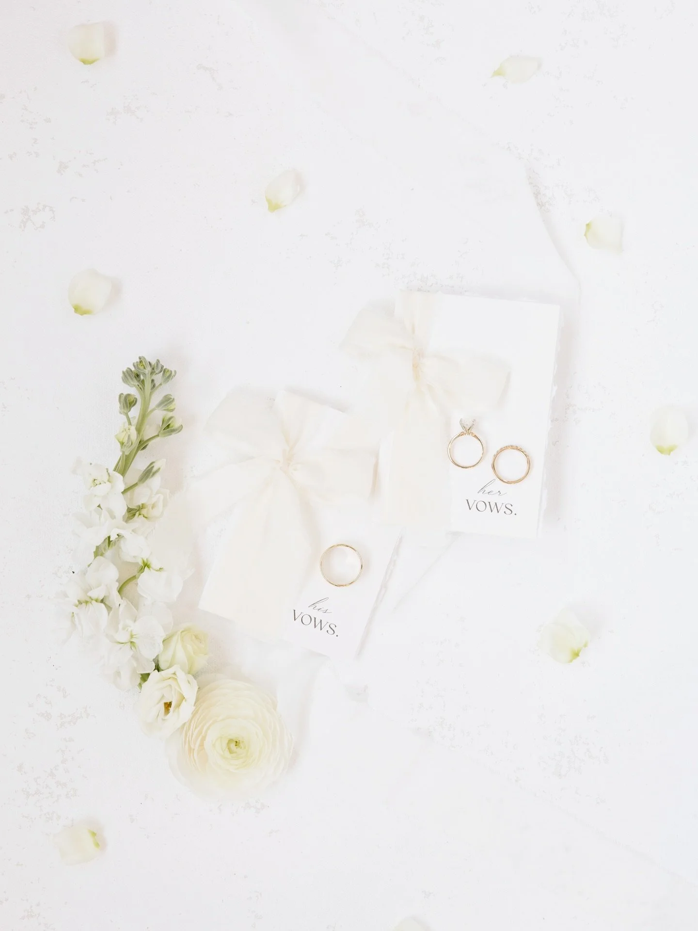 The sweetest details 🦢🥂🤍

Taken while second shooting for @livbygrace 

#2026wedding #fargoweddingphotographer #thepines #northdakotaweddingphotographer #ndweddingphotographer