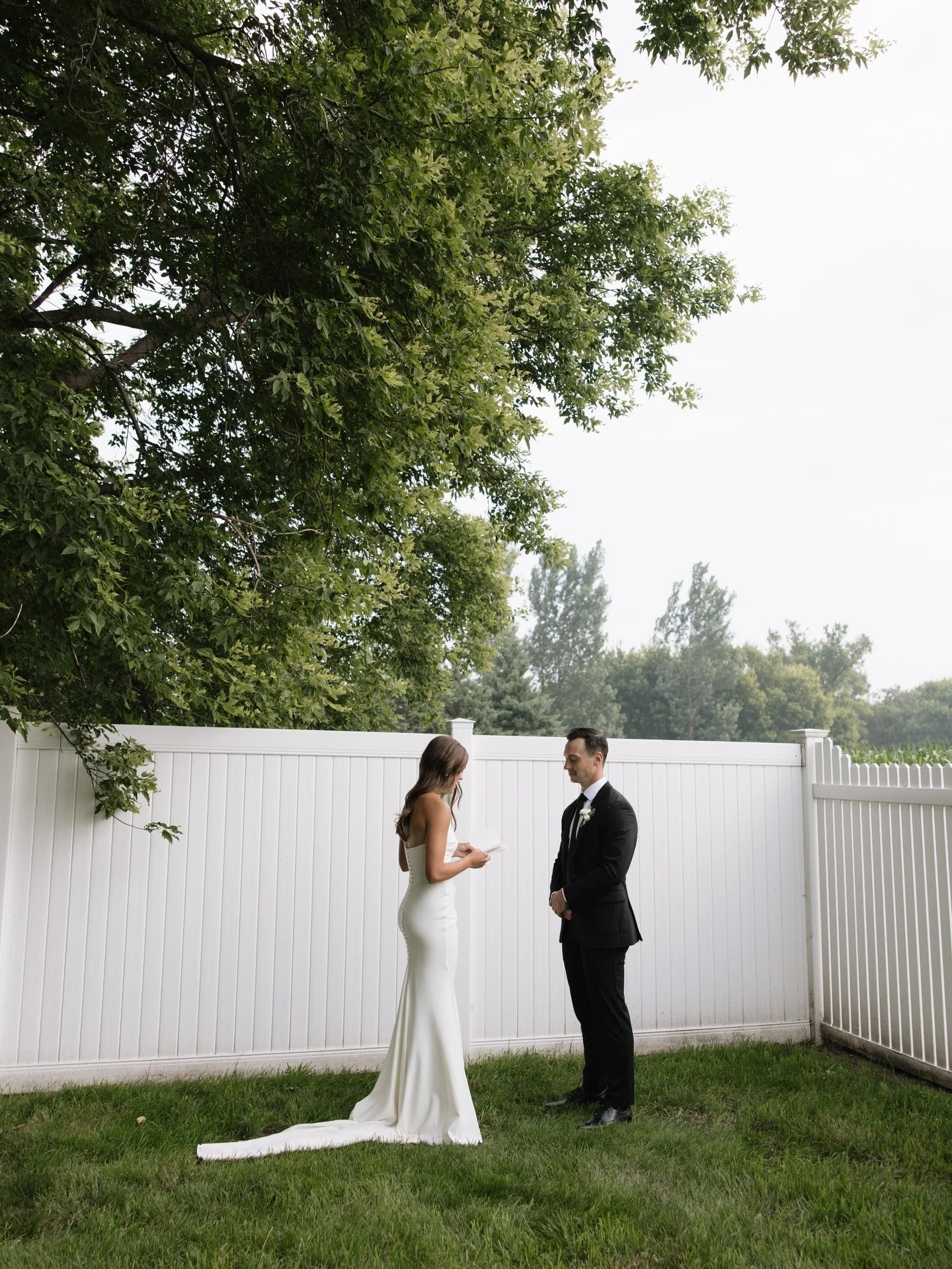 The beautiful weather today has me dreaming about all the summer weddings from 2025 and the ones to come this year 🤍💭

Taken while second shooting for @revelwoodsphoto

#fargoweddingphotographer #northdakotaweddingphotographer #ndweddingphotographe
