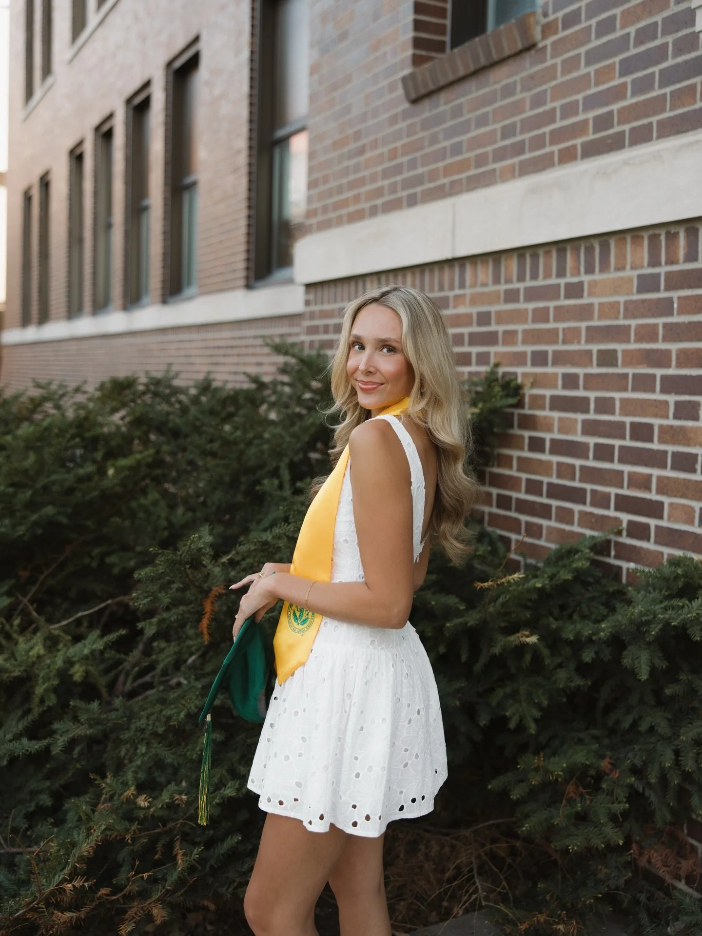 With cap and gown sessions being in full swing, here&rsquo;s a little throwback to this sweet senior session last year ⚡️🎓