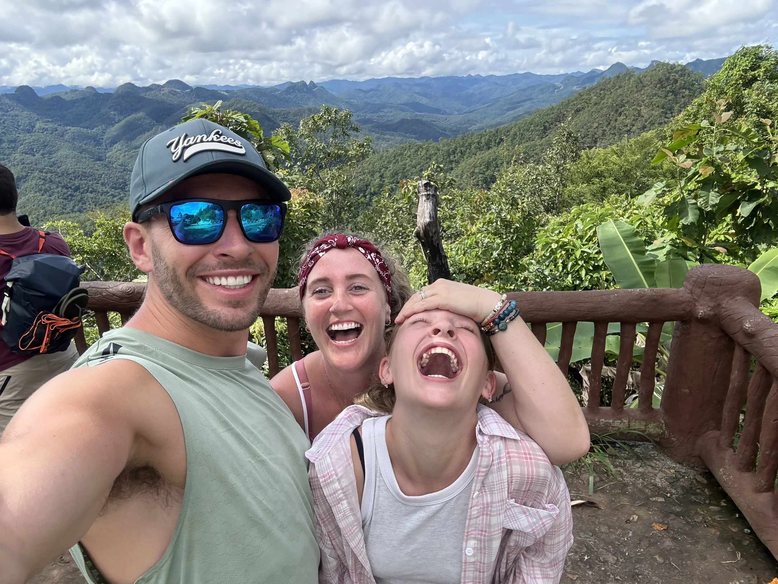 β¨ How to Travel with a Tween (and Actually Enjoy It)