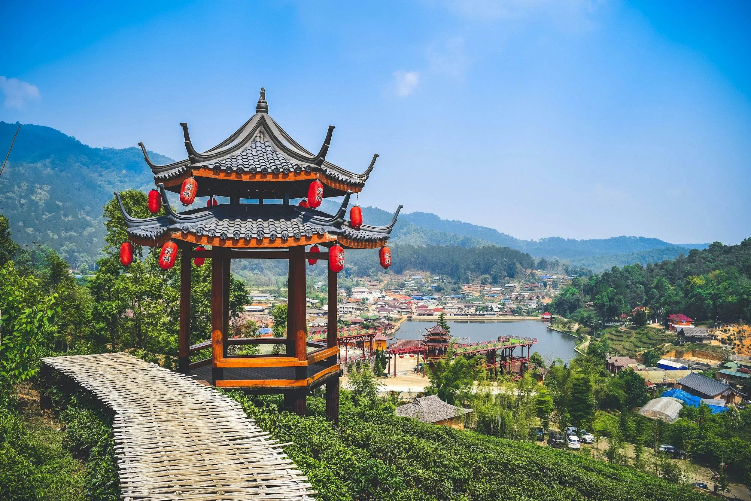 🚗 Thailand Road Trip – Day 4: Jungle Roads, Power Cuts & A Slice of China