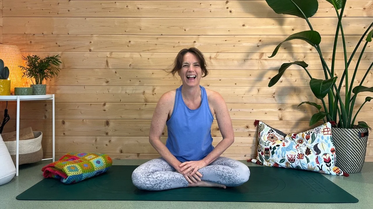 The Frog Project online yoga classes that digital nomads, travellers and full-time travel families can take when travelling worldwide 