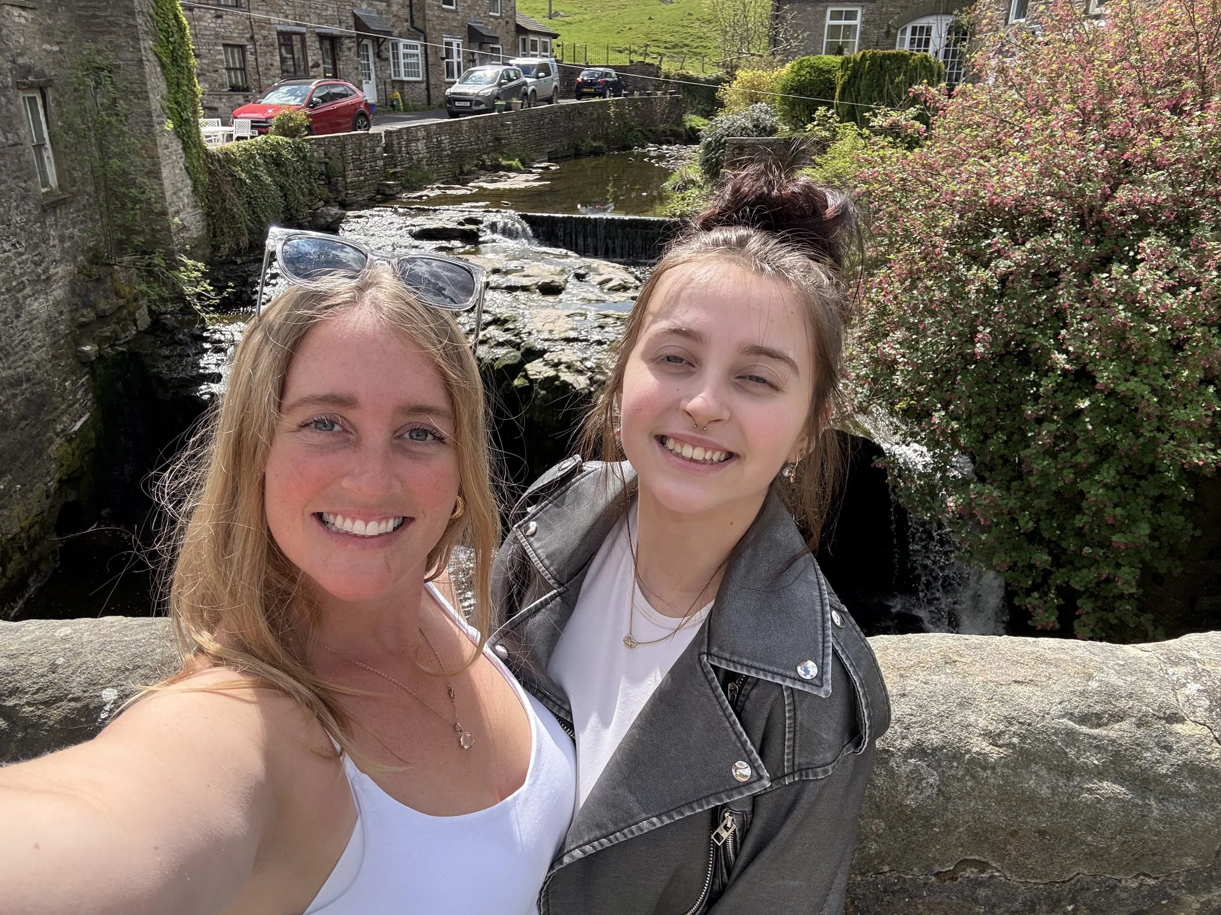 Mum and Teegan together, Smiths On Tour