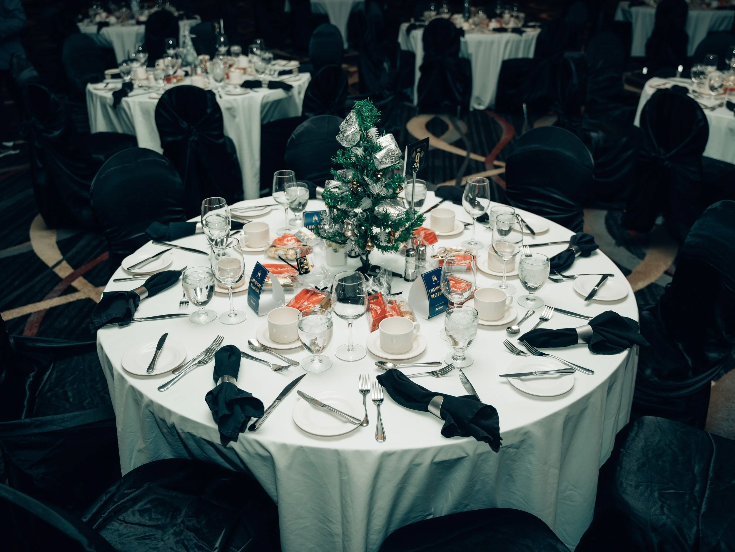 UWholidaytreegala-05831.jpg