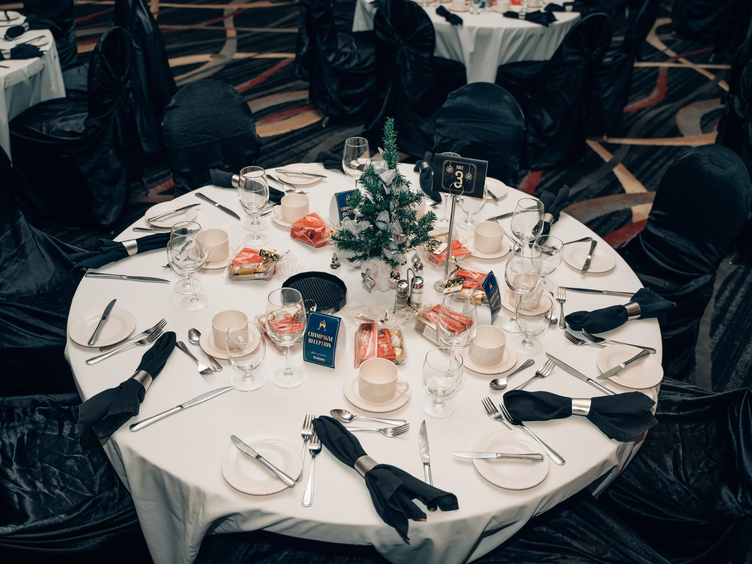 UWholidaytreegala-05828.jpg