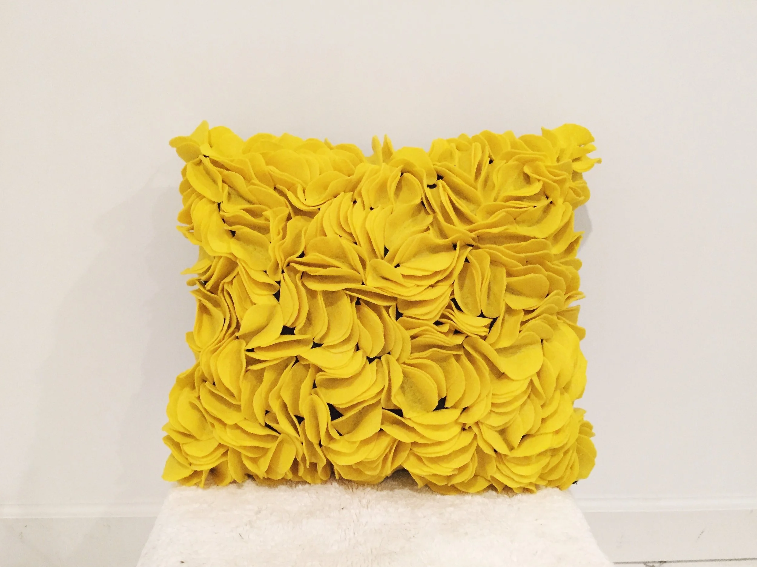 DIY No-Sew Felt Flower Pillow Tutorial (Under $15!)